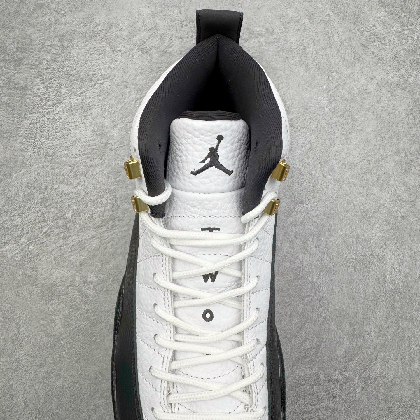 图片[5]-＃纯原 Air Jordan AJ12 Retro 黑白金扣 货号：CT8013-117 外贸特供批次 原楦原档案数据开模打造 原汁原味12代鞋型 进口原厂皮料 原厂碳板 原装材料 原厂定制金属扣 原厂电绣 支持与公司货全方位对比 只服务于5%懂鞋的高端客户 发国外可支持各种retail商店充正寄售 尺码：40 40.5 41 42 42.5 43 44 44.5 45 45.5 46 47.5 48.5-选品中心