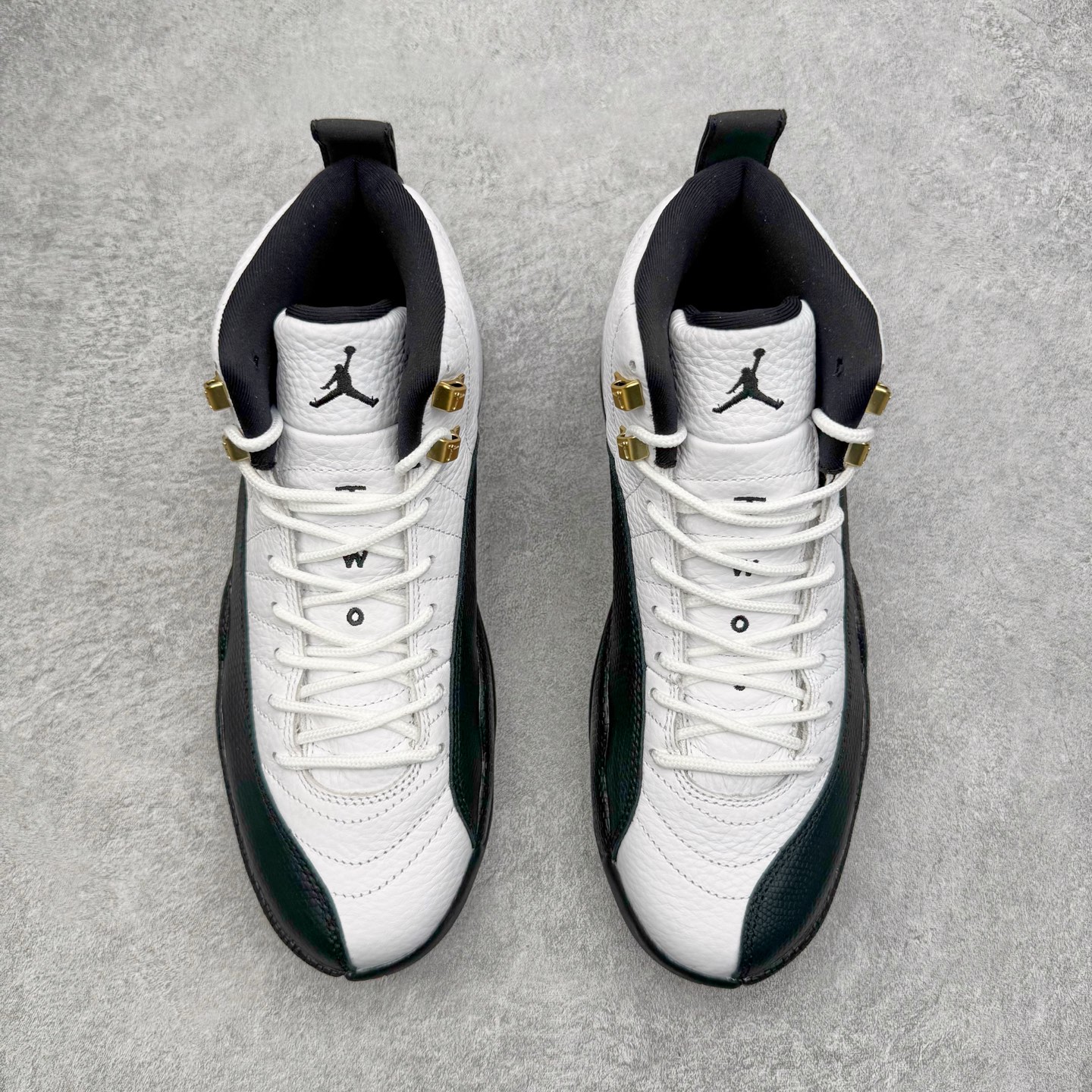 图片[2]-＃纯原 Air Jordan AJ12 Retro 黑白金扣 货号：CT8013-117 外贸特供批次 原楦原档案数据开模打造 原汁原味12代鞋型 进口原厂皮料 原厂碳板 原装材料 原厂定制金属扣 原厂电绣 支持与公司货全方位对比 只服务于5%懂鞋的高端客户 发国外可支持各种retail商店充正寄售 尺码：40 40.5 41 42 42.5 43 44 44.5 45 45.5 46 47.5 48.5-选品中心