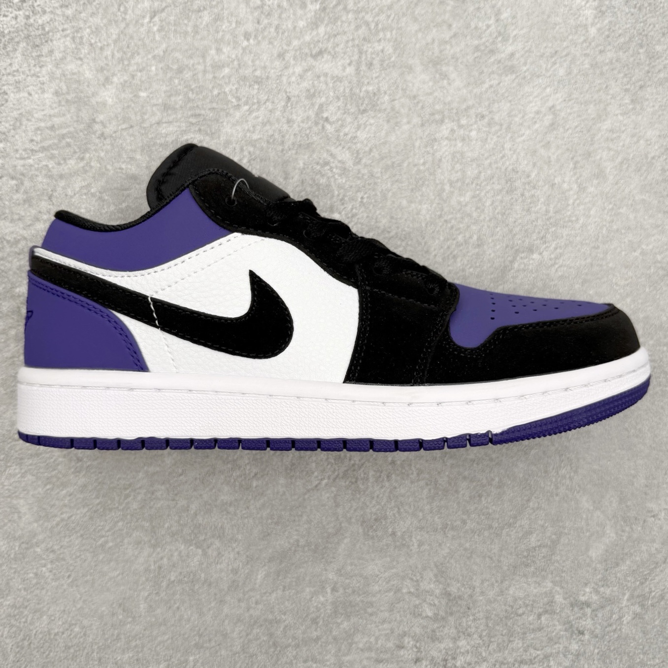 ＃福利特价 Air Jordan AJ1 Low 低帮系列 百分百全新货品 零氧化发霉 给足利润空间操作 超乎所想的高性价比 原装楦头纸板开发 完美鞋型 超高清洁度 鞋型不臃肿别扭 原厂内置全掌气垫 A模大底 鞋舌AJ原厂专用牛津布 AJ专用反口珍珠布 原厂无杂质高弹内里海棉 特殊封边弹力鞋带 原鞋开模 拒绝公底 购置公司同步原材料 都有细节原汁原味 忠于原版 尺码：36 36.5 37.5 38 38.5 39 40 40.5 41 42 42.5 43 44 44.5 45 46-选品中心