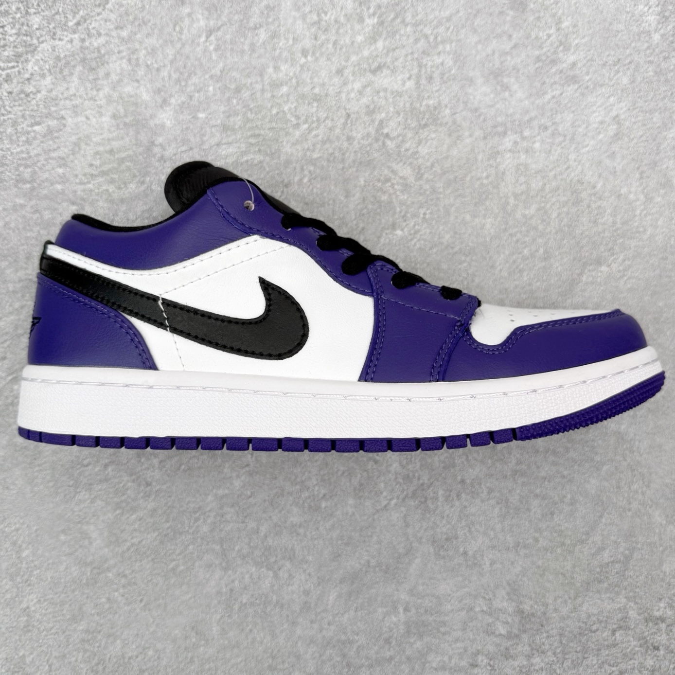 图片[7]-＃福利特价 Air Jordan AJ1 Low 低帮系列 百分百全新货品 零氧化发霉 给足利润空间操作 超乎所想的高性价比 原装楦头纸板开发 完美鞋型 超高清洁度 鞋型不臃肿别扭 原厂内置全掌气垫 A模大底 鞋舌AJ原厂专用牛津布 AJ专用反口珍珠布 原厂无杂质高弹内里海棉 特殊封边弹力鞋带 原鞋开模 拒绝公底 购置公司同步原材料 都有细节原汁原味 忠于原版 尺码：36 36.5 37.5 38 38.5 39 40 40.5 41 42 42.5 43 44 44.5 45 46-选品中心