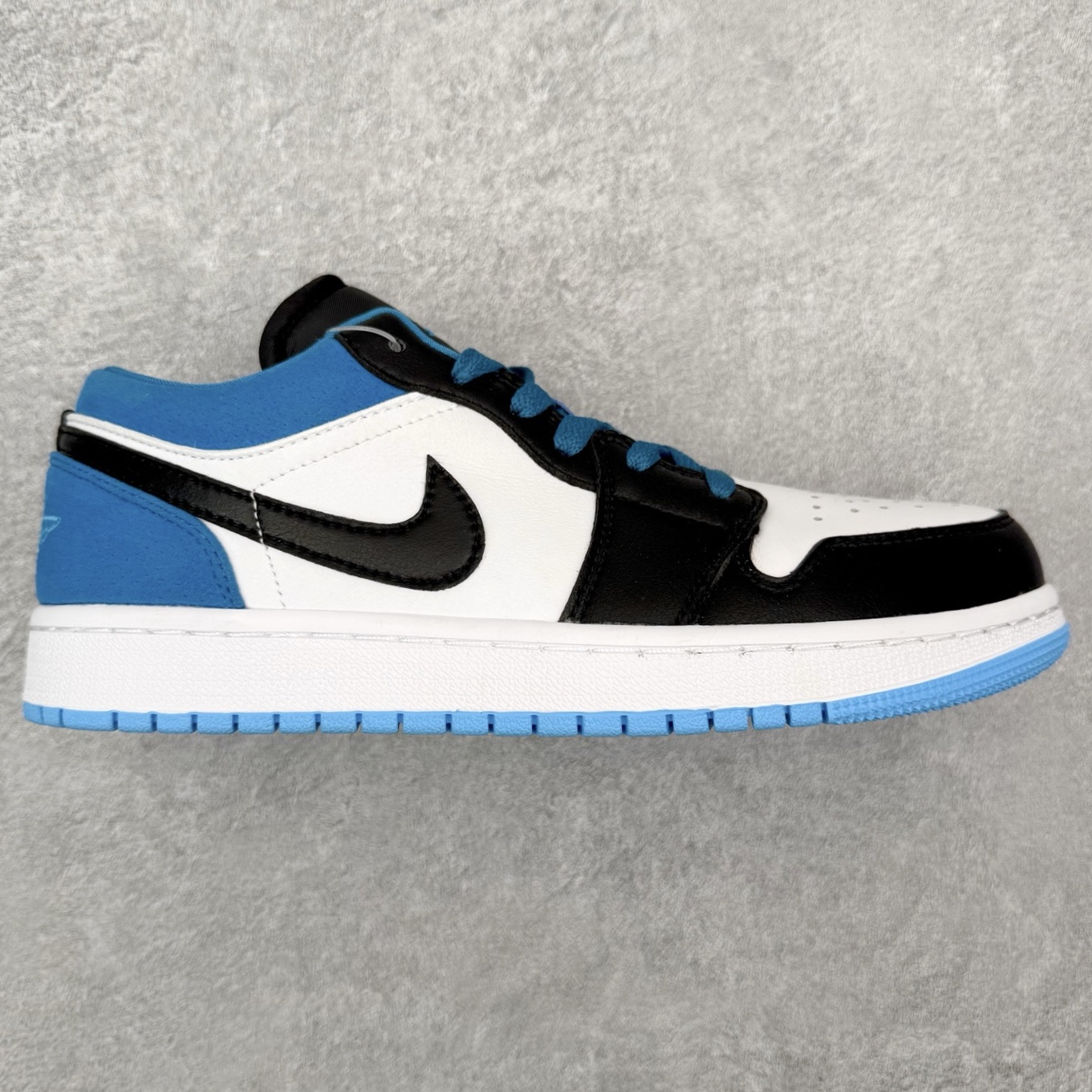 ＃福利特价 Air Jordan AJ1 Low 低帮系列 百分百全新货品 零氧化发霉 给足利润空间操作 超乎所想的高性价比 原装楦头纸板开发 完美鞋型 超高清洁度 鞋型不臃肿别扭 原厂内置全掌气垫 A模大底 鞋舌AJ原厂专用牛津布 AJ专用反口珍珠布 原厂无杂质高弹内里海棉 特殊封边弹力鞋带 原鞋开模 拒绝公底 购置公司同步原材料 都有细节原汁原味 忠于原版 尺码：36 36.5 37.5 38 38.5 39 40 40.5 41 42 42.5 43 44 44.5 45 46-选品中心