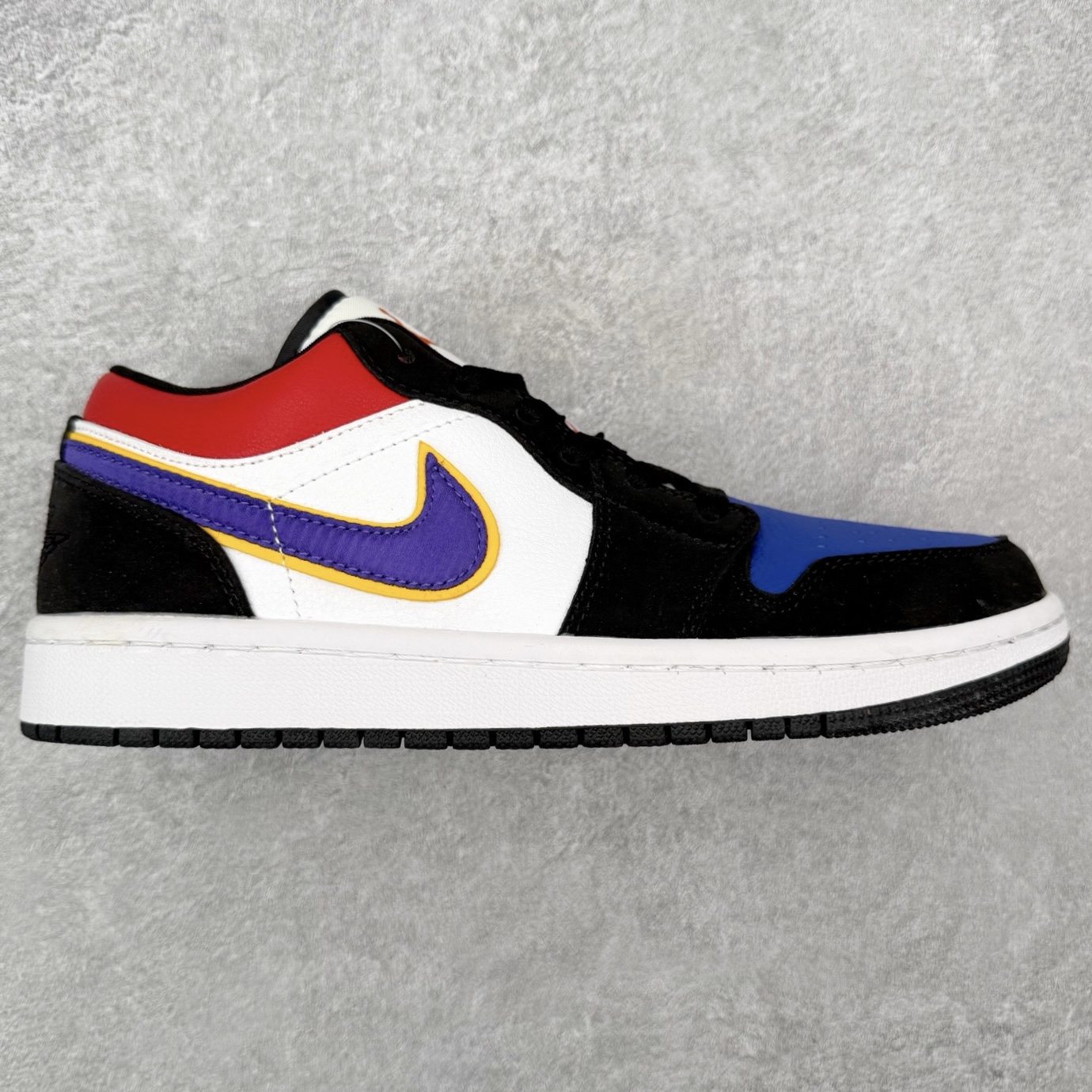 图片[6]-＃福利特价 Air Jordan AJ1 Low 低帮系列 百分百全新货品 零氧化发霉 给足利润空间操作 超乎所想的高性价比 原装楦头纸板开发 完美鞋型 超高清洁度 鞋型不臃肿别扭 原厂内置全掌气垫 A模大底 鞋舌AJ原厂专用牛津布 AJ专用反口珍珠布 原厂无杂质高弹内里海棉 特殊封边弹力鞋带 原鞋开模 拒绝公底 购置公司同步原材料 都有细节原汁原味 忠于原版 尺码：36 36.5 37.5 38 38.5 39 40 40.5 41 42 42.5 43 44 44.5 45 46-选品中心