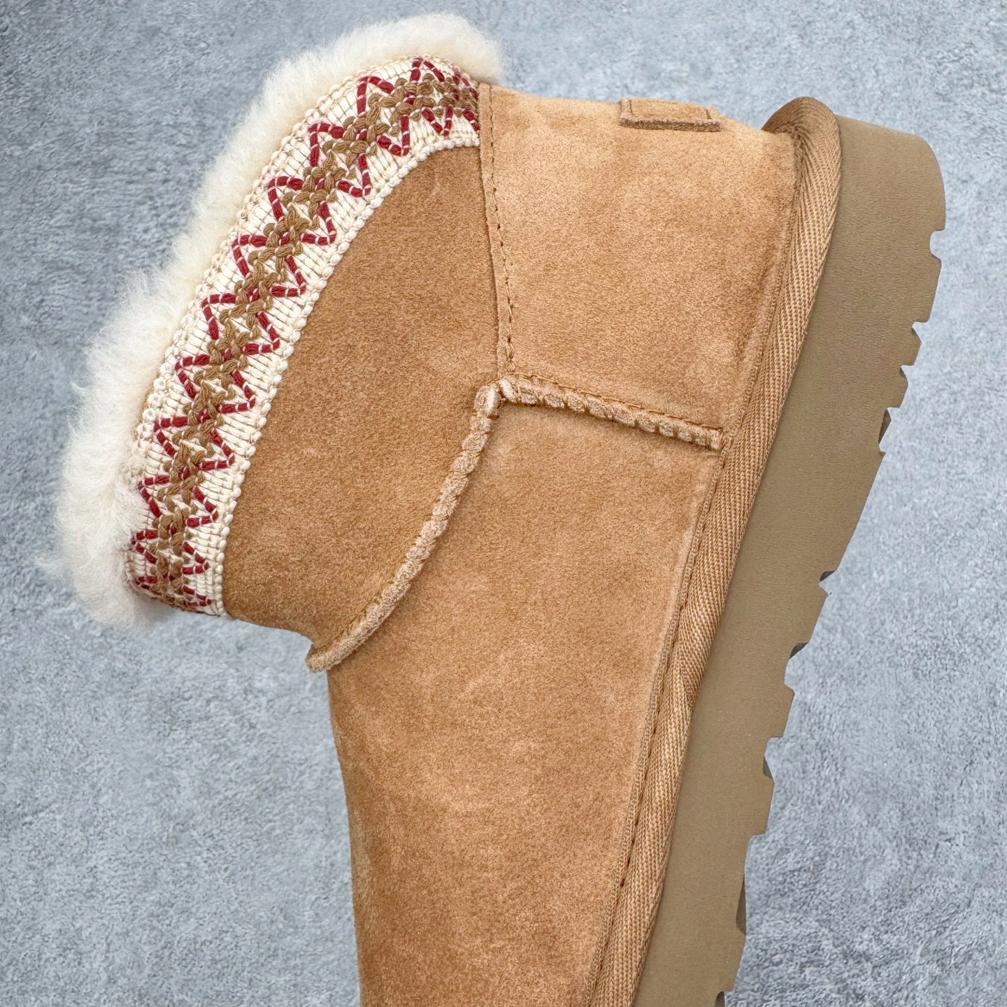 图片[7]-＃SP原厂 UGG 4496 秋冬羊皮毛一体雪地靴 全鞋采用ZP同厂 隆丰A级澳洲进口羊皮毛一体 品牌代工厂生产线 完全遵循ZP工艺流程 代工厂原厂版师 秉承无原鞋不开发选择 注重每一处细节 市面最正版型 TREADLITE\\\”轻翼\\\”科技外底 轻便/耐用/柔韧/桩型【售后郑重承诺】一个月内若出现重大脱胶/断底等质量问题 直接为您换新！尺码：35 36 37 38 39 40-选品中心