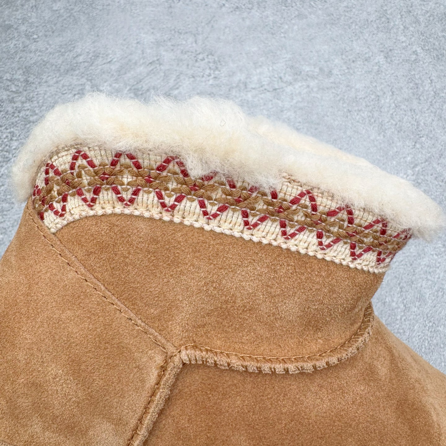 图片[14]-＃SP原厂 UGG 4496 秋冬羊皮毛一体雪地靴 全鞋采用ZP同厂 隆丰A级澳洲进口羊皮毛一体 品牌代工厂生产线 完全遵循ZP工艺流程 代工厂原厂版师 秉承无原鞋不开发选择 注重每一处细节 市面最正版型 TREADLITE\\\”轻翼\\\”科技外底 轻便/耐用/柔韧/桩型【售后郑重承诺】一个月内若出现重大脱胶/断底等质量问题 直接为您换新！尺码：35 36 37 38 39 40-选品中心