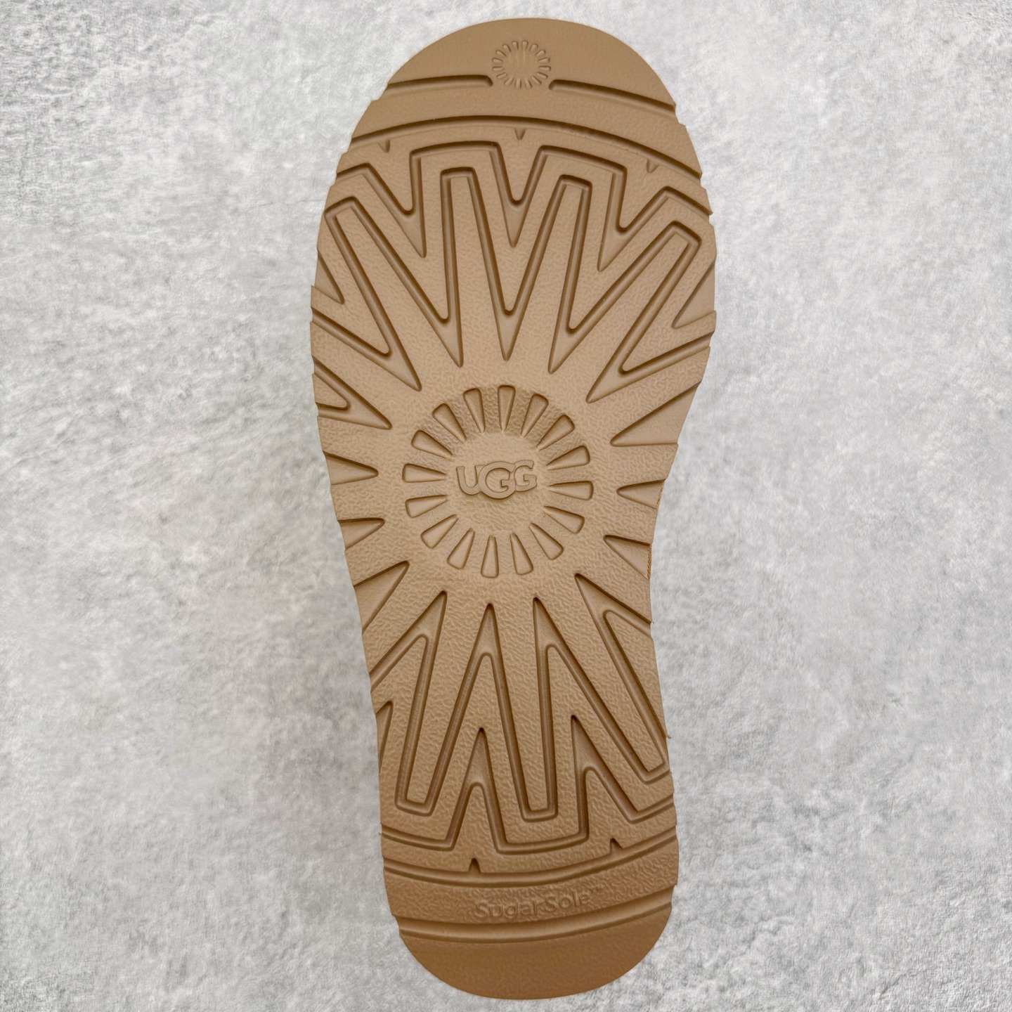 图片[9]-＃SP原厂 UGG 4496 秋冬羊皮毛一体雪地靴 全鞋采用ZP同厂 隆丰A级澳洲进口羊皮毛一体 品牌代工厂生产线 完全遵循ZP工艺流程 代工厂原厂版师 秉承无原鞋不开发选择 注重每一处细节 市面最正版型 TREADLITE\\\”轻翼\\\”科技外底 轻便/耐用/柔韧/桩型【售后郑重承诺】一个月内若出现重大脱胶/断底等质量问题 直接为您换新！尺码：35 36 37 38 39 40-选品中心