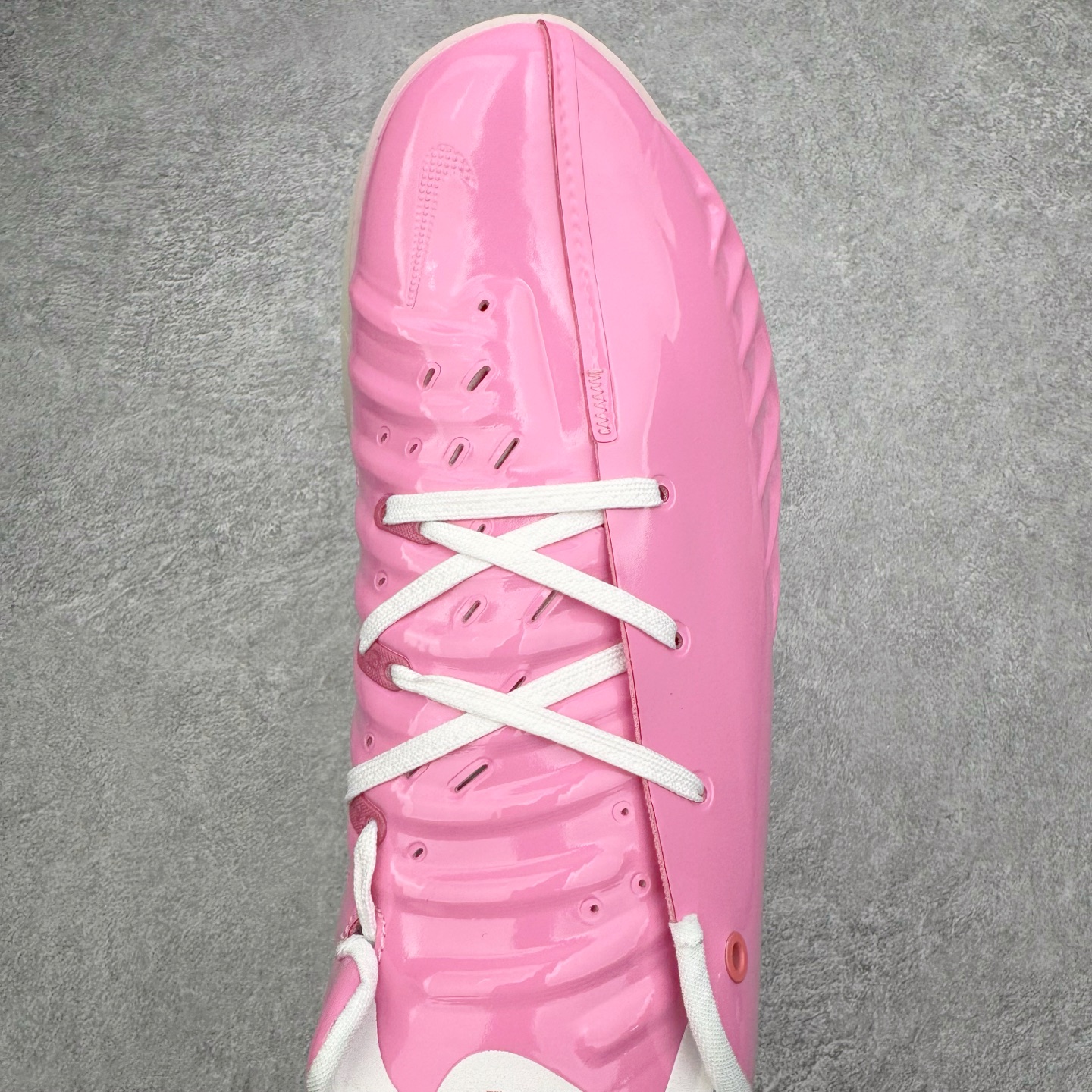 图片[4]-＃K版 NK Air Zoom G.T.4.0 EP 新款实战低帮篮球鞋 一个月返厂/换新售后服务 支持各种实战 全套原纸板楦头开发 独家原档数据私模唯一正确8层组合大底 全新GT 4.0全掌搭载了 ZoomX 泡棉 使得整双鞋在缓震表现上可谓相当优秀 拥有着顶级科技配置的同时 颜值设计也非常可观 整体鞋型仍然保留了前低后高的设计 G.T. Cut 传统的突进极速突破的感觉 鞋头麂皮材质和 NK Flywire 飞线工艺 相对来说包裹感更好了 必备的TPU 支撑片 两侧 Swoosh 的透气孔设计 起到散热透气的作用 鞋舌采用类似跑鞋的半开叉式设计 搭配鞋带既可以提升包裹感 又降低了运动中鞋舌乱跑的可能性 鞋子内里填充相当厚实 避免掉跟 尺码：36 36.5 37.5 38 38.5 39 40 40.5 41 42 42.5 43 44 44.5 45 45.5 46-选品中心