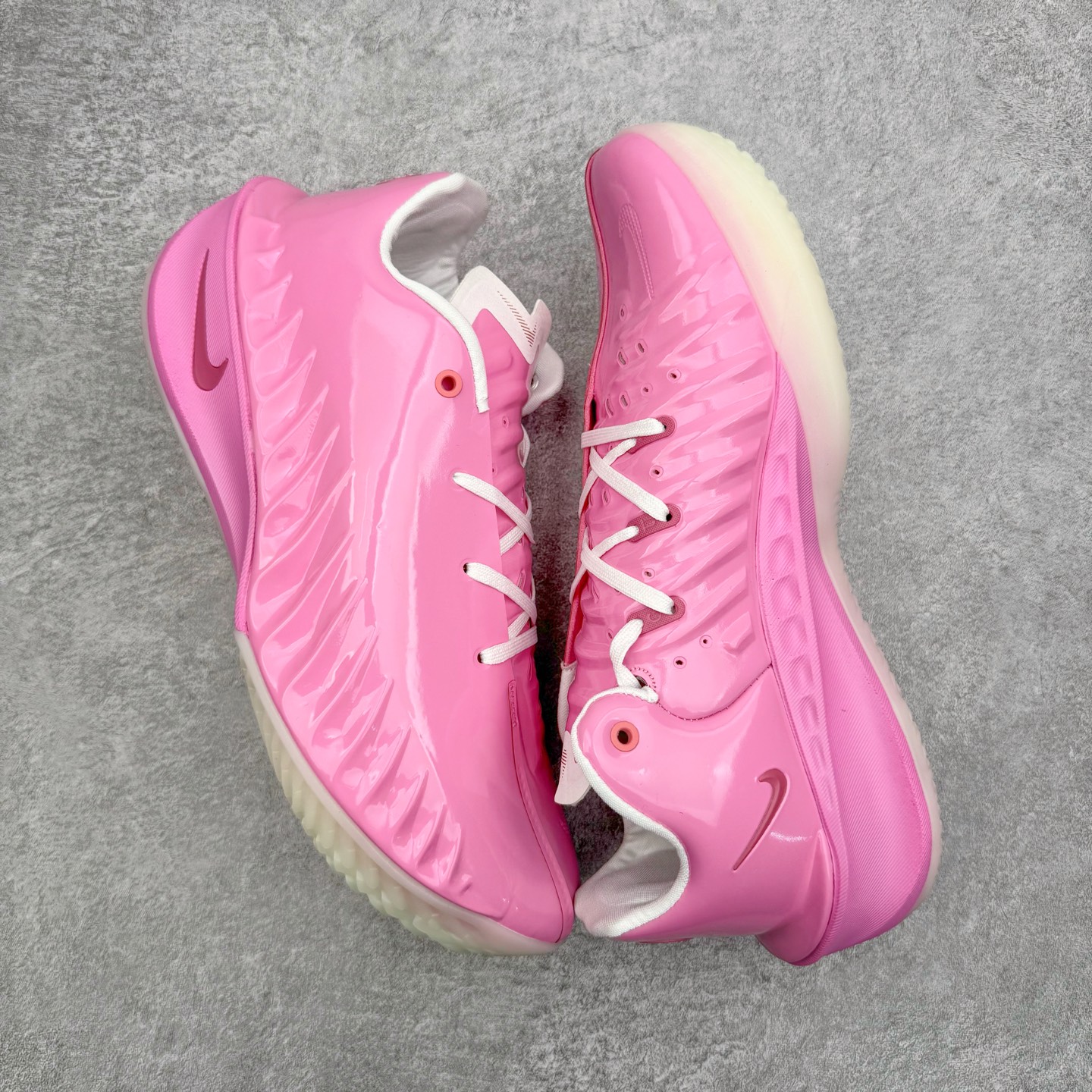 图片[3]-＃K版 NK Air Zoom G.T.4.0 EP 新款实战低帮篮球鞋 一个月返厂/换新售后服务 支持各种实战 全套原纸板楦头开发 独家原档数据私模唯一正确8层组合大底 全新GT 4.0全掌搭载了 ZoomX 泡棉 使得整双鞋在缓震表现上可谓相当优秀 拥有着顶级科技配置的同时 颜值设计也非常可观 整体鞋型仍然保留了前低后高的设计 G.T. Cut 传统的突进极速突破的感觉 鞋头麂皮材质和 NK Flywire 飞线工艺 相对来说包裹感更好了 必备的TPU 支撑片 两侧 Swoosh 的透气孔设计 起到散热透气的作用 鞋舌采用类似跑鞋的半开叉式设计 搭配鞋带既可以提升包裹感 又降低了运动中鞋舌乱跑的可能性 鞋子内里填充相当厚实 避免掉跟 尺码：36 36.5 37.5 38 38.5 39 40 40.5 41 42 42.5 43 44 44.5 45 45.5 46-选品中心