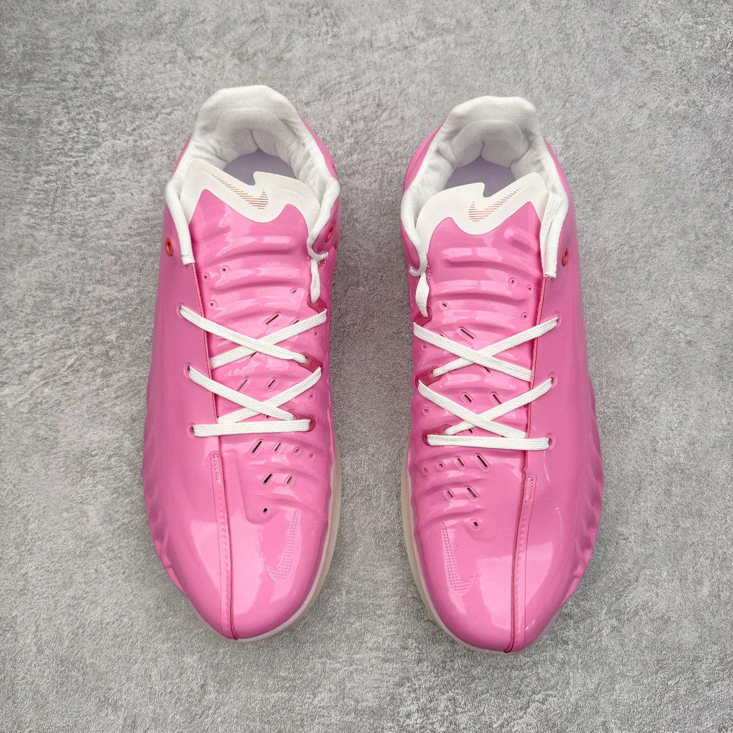 图片[2]-＃K版 NK Air Zoom G.T.4.0 EP 新款实战低帮篮球鞋 一个月返厂/换新售后服务 支持各种实战 全套原纸板楦头开发 独家原档数据私模唯一正确8层组合大底 全新GT 4.0全掌搭载了 ZoomX 泡棉 使得整双鞋在缓震表现上可谓相当优秀 拥有着顶级科技配置的同时 颜值设计也非常可观 整体鞋型仍然保留了前低后高的设计 G.T. Cut 传统的突进极速突破的感觉 鞋头麂皮材质和 NK Flywire 飞线工艺 相对来说包裹感更好了 必备的TPU 支撑片 两侧 Swoosh 的透气孔设计 起到散热透气的作用 鞋舌采用类似跑鞋的半开叉式设计 搭配鞋带既可以提升包裹感 又降低了运动中鞋舌乱跑的可能性 鞋子内里填充相当厚实 避免掉跟 尺码：36 36.5 37.5 38 38.5 39 40 40.5 41 42 42.5 43 44 44.5 45 45.5 46-选品中心