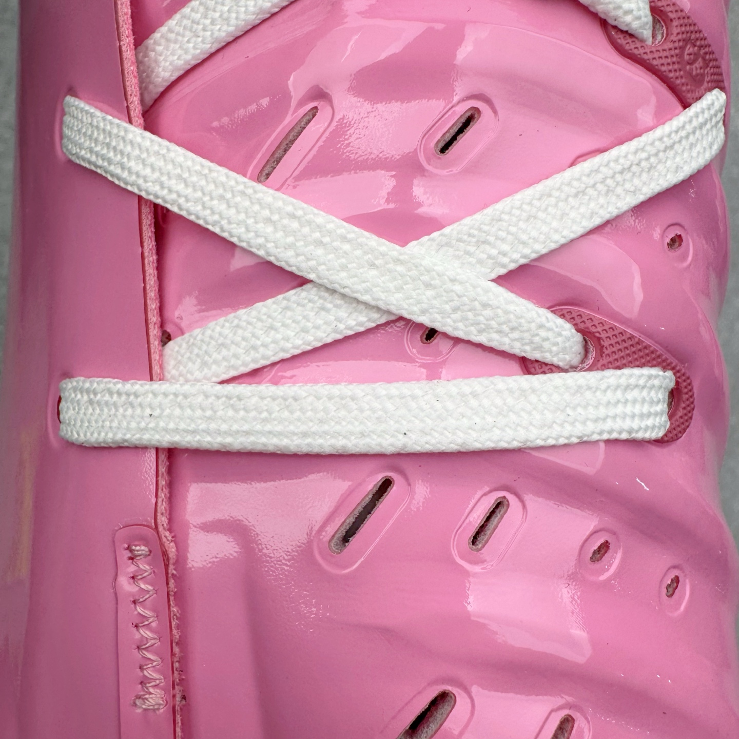 图片[15]-＃K版 NK Air Zoom G.T.4.0 EP 新款实战低帮篮球鞋 一个月返厂/换新售后服务 支持各种实战 全套原纸板楦头开发 独家原档数据私模唯一正确8层组合大底 全新GT 4.0全掌搭载了 ZoomX 泡棉 使得整双鞋在缓震表现上可谓相当优秀 拥有着顶级科技配置的同时 颜值设计也非常可观 整体鞋型仍然保留了前低后高的设计 G.T. Cut 传统的突进极速突破的感觉 鞋头麂皮材质和 NK Flywire 飞线工艺 相对来说包裹感更好了 必备的TPU 支撑片 两侧 Swoosh 的透气孔设计 起到散热透气的作用 鞋舌采用类似跑鞋的半开叉式设计 搭配鞋带既可以提升包裹感 又降低了运动中鞋舌乱跑的可能性 鞋子内里填充相当厚实 避免掉跟 尺码：36 36.5 37.5 38 38.5 39 40 40.5 41 42 42.5 43 44 44.5 45 45.5 46-选品中心