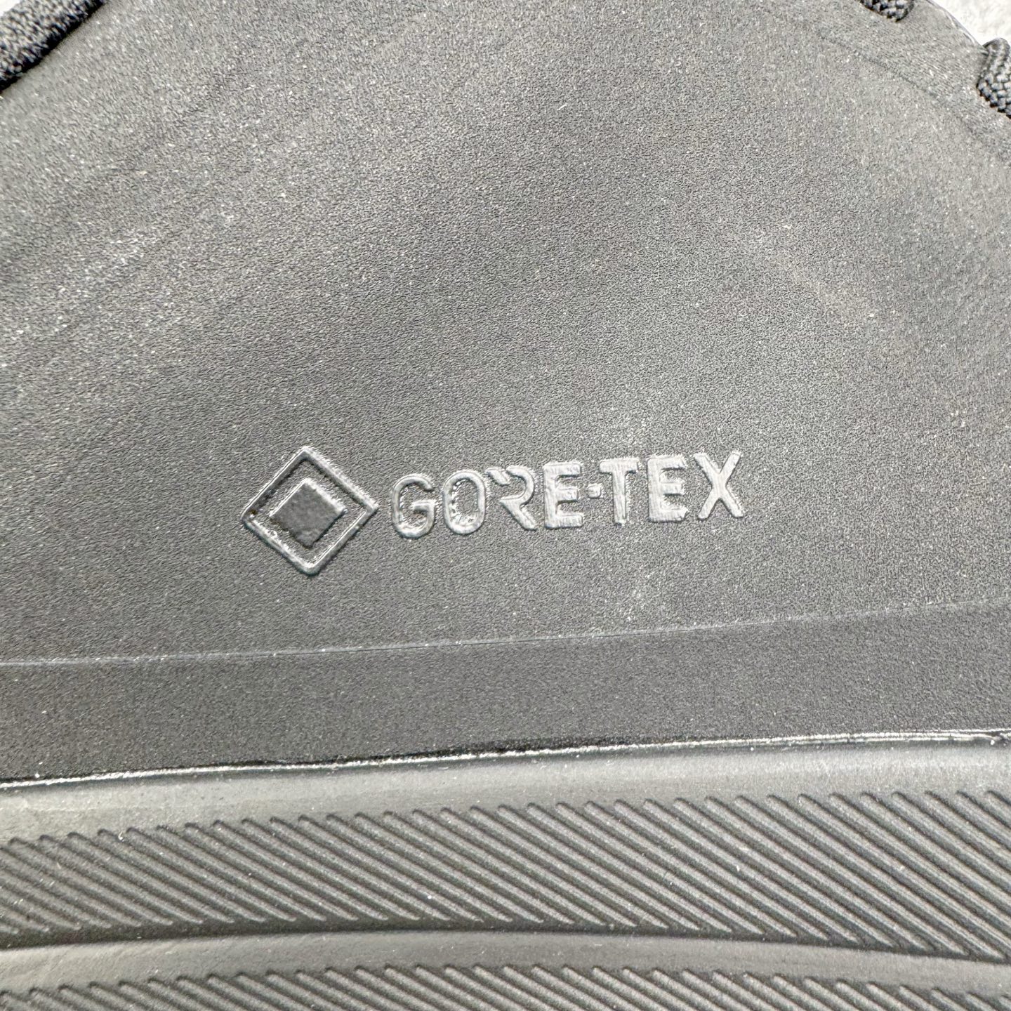 图片[16]-＃GD广顶 迪桑特DESCENTE Dualis 都市通勤 低帮 户外功能鞋 DESCENTE（迪桑特）创立于1935年，品牌名取自法语词汇，意为“滑降”。品牌箭头标识代表滑雪的三种技术“高速直线滑行”、“穿越”和“侧滑”，也寓意品牌在打造高端专业运动产品中不断追求完美的创新精神，致力于成为中国高端专业滑雪、综训、女子、铁人三项、高尔夫的第一品牌。尺码：39 40 41 42 43 44-选品中心