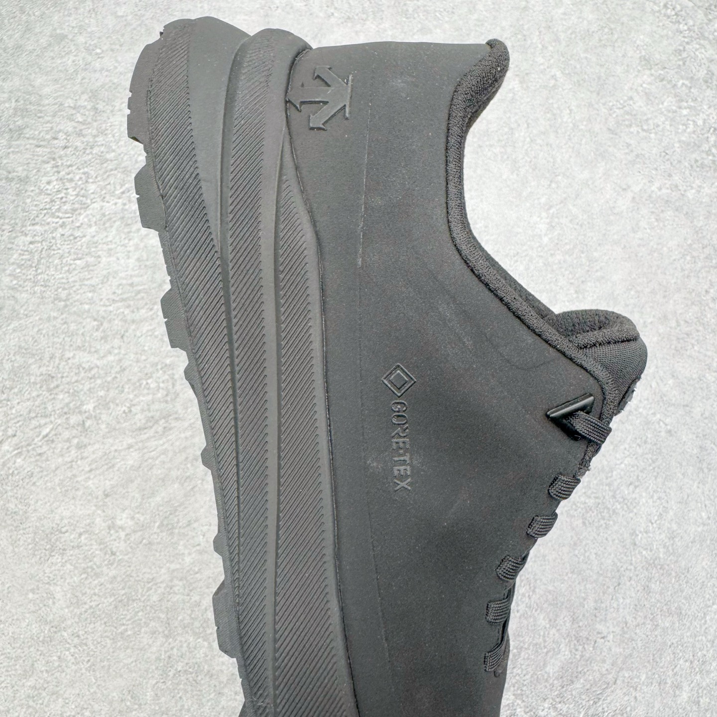 图片[6]-＃GD广顶 迪桑特DESCENTE Dualis 都市通勤 低帮 户外功能鞋 DESCENTE（迪桑特）创立于1935年，品牌名取自法语词汇，意为“滑降”。品牌箭头标识代表滑雪的三种技术“高速直线滑行”、“穿越”和“侧滑”，也寓意品牌在打造高端专业运动产品中不断追求完美的创新精神，致力于成为中国高端专业滑雪、综训、女子、铁人三项、高尔夫的第一品牌。尺码：39 40 41 42 43 44-选品中心