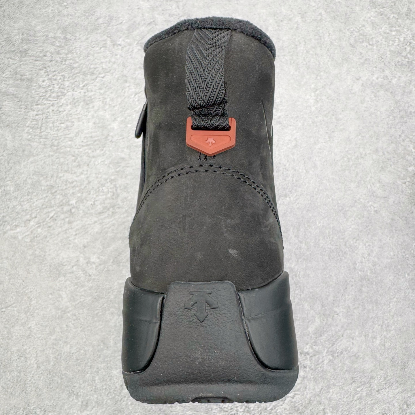 图片[8]-＃GD广顶 DESCENTE SKI STYLE 迪桑特系列保暖耐磨 时尚舒适百搭短筒雪地靴 DESCENTE（迪桑特）创立于1935年，品牌名取自法语词汇，意为“滑降”。品牌箭头标识代表滑雪的三种技术“高速直线滑行”、“穿越”和“侧滑”，也寓意品牌在打造高端专业运动产品中不断追求完美的创新精神，致力于成为中国高端专业滑雪、综训、女子、铁人三项、高尔夫的第一品牌。尺码：39 40 41 42 43 44-选品中心