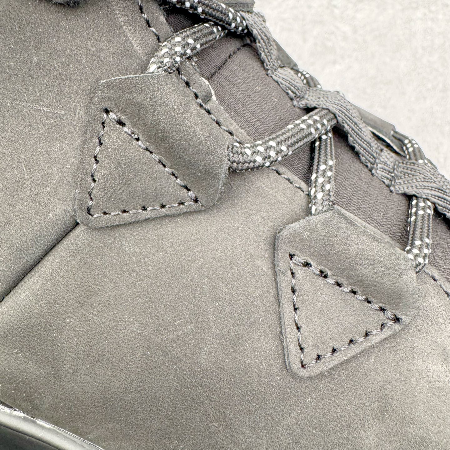 图片[16]-＃GD广顶 DESCENTE SKI STYLE 迪桑特系列保暖耐磨 时尚舒适百搭短筒雪地靴 DESCENTE（迪桑特）创立于1935年，品牌名取自法语词汇，意为“滑降”。品牌箭头标识代表滑雪的三种技术“高速直线滑行”、“穿越”和“侧滑”，也寓意品牌在打造高端专业运动产品中不断追求完美的创新精神，致力于成为中国高端专业滑雪、综训、女子、铁人三项、高尔夫的第一品牌。尺码：39 40 41 42 43 44-选品中心