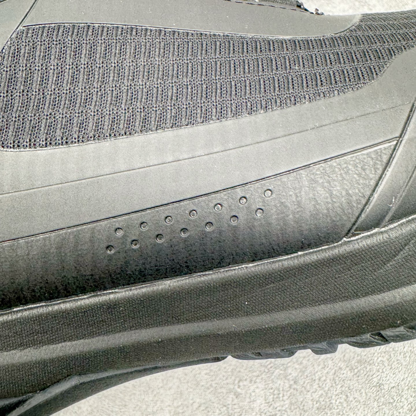 图片[16]-＃GD广顶 KOLON SPORT Skyler 舒适柔软 防水支撑轻便回弹低帮徒步鞋 男女同款 KOLON SPORT 可隆1973年诞生，并首次推出登山装备。自创立起，KOLON SPORT就把绿色定为基本色调，以常青树为品牌标志，坚持以关爱自然为己任，积极探求自然界的舒适，并以此应用于新产品的开发与研究。40多年来，历经不断革新，成就高端专业户外品牌。实拍调校N版已经零色差零失真 百分百还原实物色彩所见即所得 不存在货不对板色差等低级问题 选购参考实物拍摄 不混卖不参货 只用心做好货严格选品 承诺混一赔十 尺码：39 40 41 42 43 44-选品中心