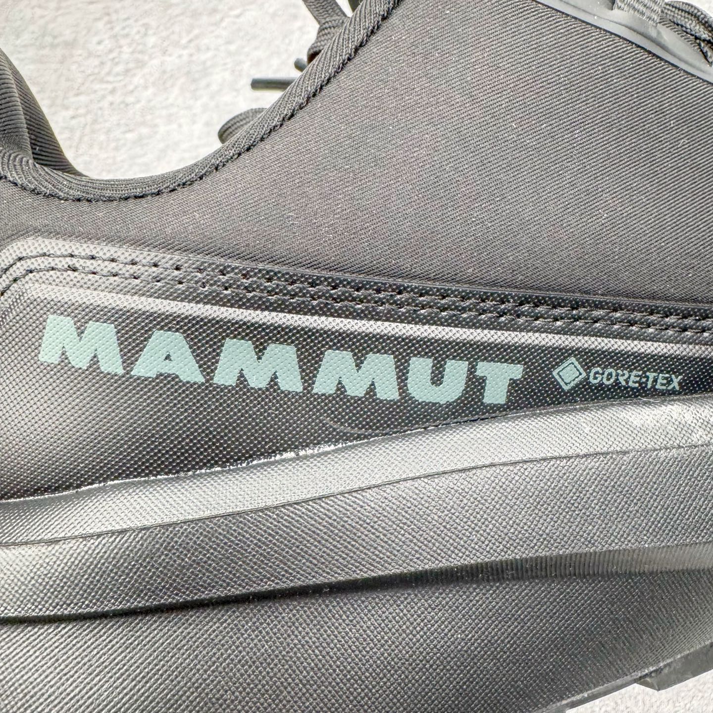 图片[15]-MAMMUT猛犸象 Aenergy 舒适百搭 耐磨防滑 低帮徒步鞋 MAMMUT是高山运动、登山和户外运动装备品牌，其产品以可靠的质量和创新的设计领导着世界潮流，MAMMUT代表着最高的安全性，其产品线几乎覆盖所有户外领域，依靠其产品安全可靠的性能以及丰富的产品线而享誉全球。实拍调校N版已经零色差零失真 百分百还原实物色彩所见即所得 不存在货不对板色差等低级问题 选购参考实物拍摄 不混卖不参货 只用心做好货严格选品 承诺混一赔十 尺码：36 36.5 37.5 38 38.5 39 40 40.5 41 42 42.5 43 44 44.5 45-选品中心