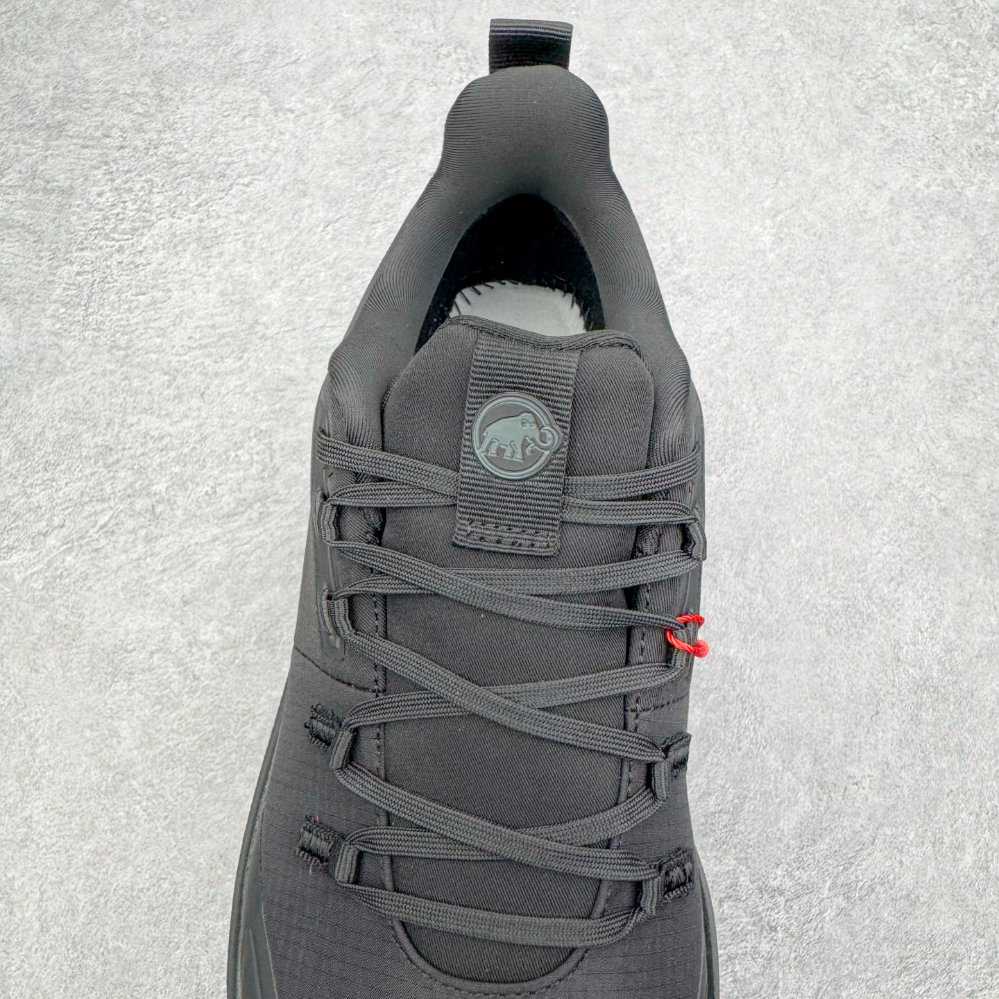 图片[5]-MAMMUT猛犸象 Aenergy 舒适百搭 耐磨防滑 低帮徒步鞋 MAMMUT是高山运动、登山和户外运动装备品牌，其产品以可靠的质量和创新的设计领导着世界潮流，MAMMUT代表着最高的安全性，其产品线几乎覆盖所有户外领域，依靠其产品安全可靠的性能以及丰富的产品线而享誉全球。实拍调校N版已经零色差零失真 百分百还原实物色彩所见即所得 不存在货不对板色差等低级问题 选购参考实物拍摄 不混卖不参货 只用心做好货严格选品 承诺混一赔十 尺码：36 36.5 37.5 38 38.5 39 40 40.5 41 42 42.5 43 44 44.5 45-选品中心