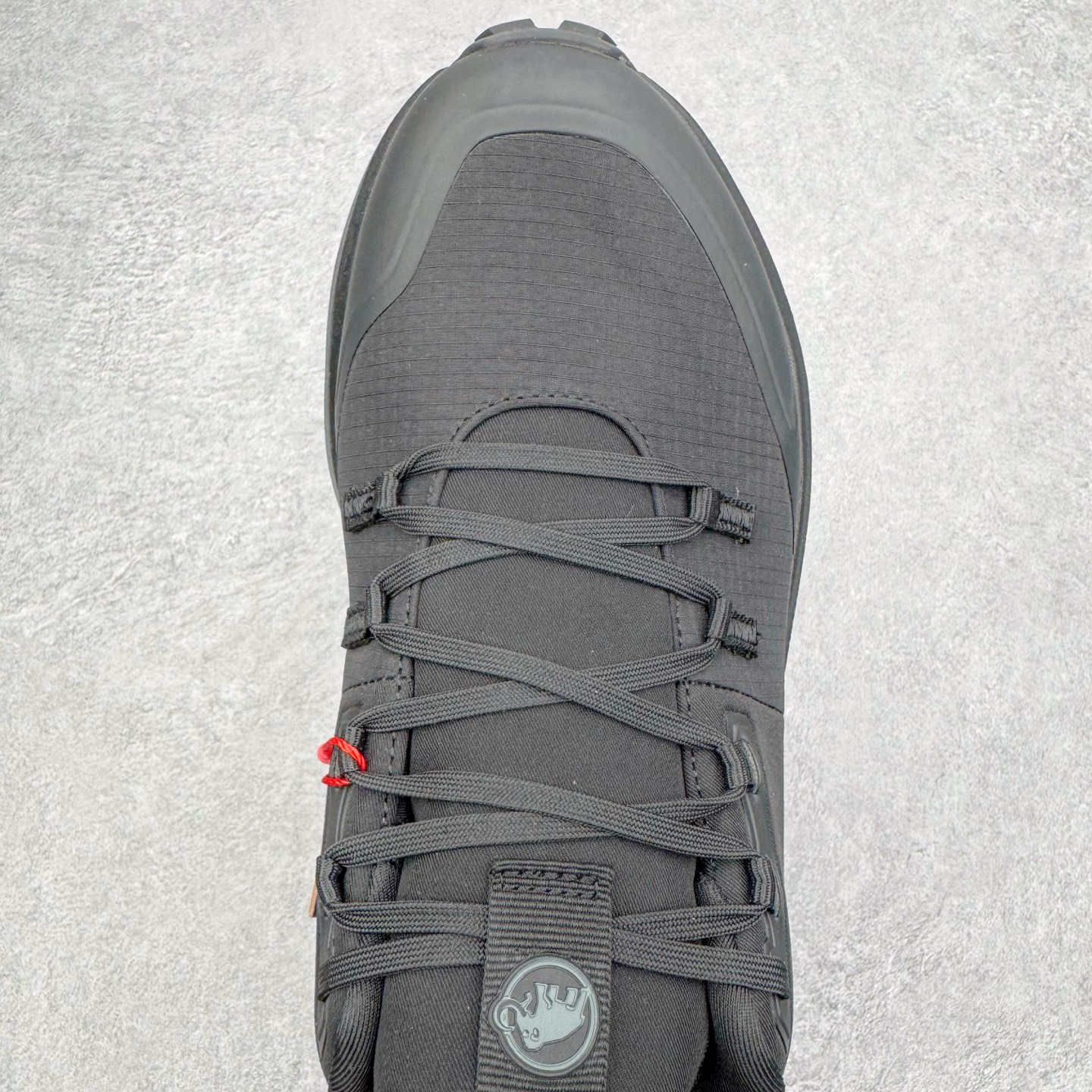 图片[4]-MAMMUT猛犸象 Aenergy 舒适百搭 耐磨防滑 低帮徒步鞋 MAMMUT是高山运动、登山和户外运动装备品牌，其产品以可靠的质量和创新的设计领导着世界潮流，MAMMUT代表着最高的安全性，其产品线几乎覆盖所有户外领域，依靠其产品安全可靠的性能以及丰富的产品线而享誉全球。实拍调校N版已经零色差零失真 百分百还原实物色彩所见即所得 不存在货不对板色差等低级问题 选购参考实物拍摄 不混卖不参货 只用心做好货严格选品 承诺混一赔十 尺码：36 36.5 37.5 38 38.5 39 40 40.5 41 42 42.5 43 44 44.5 45-选品中心