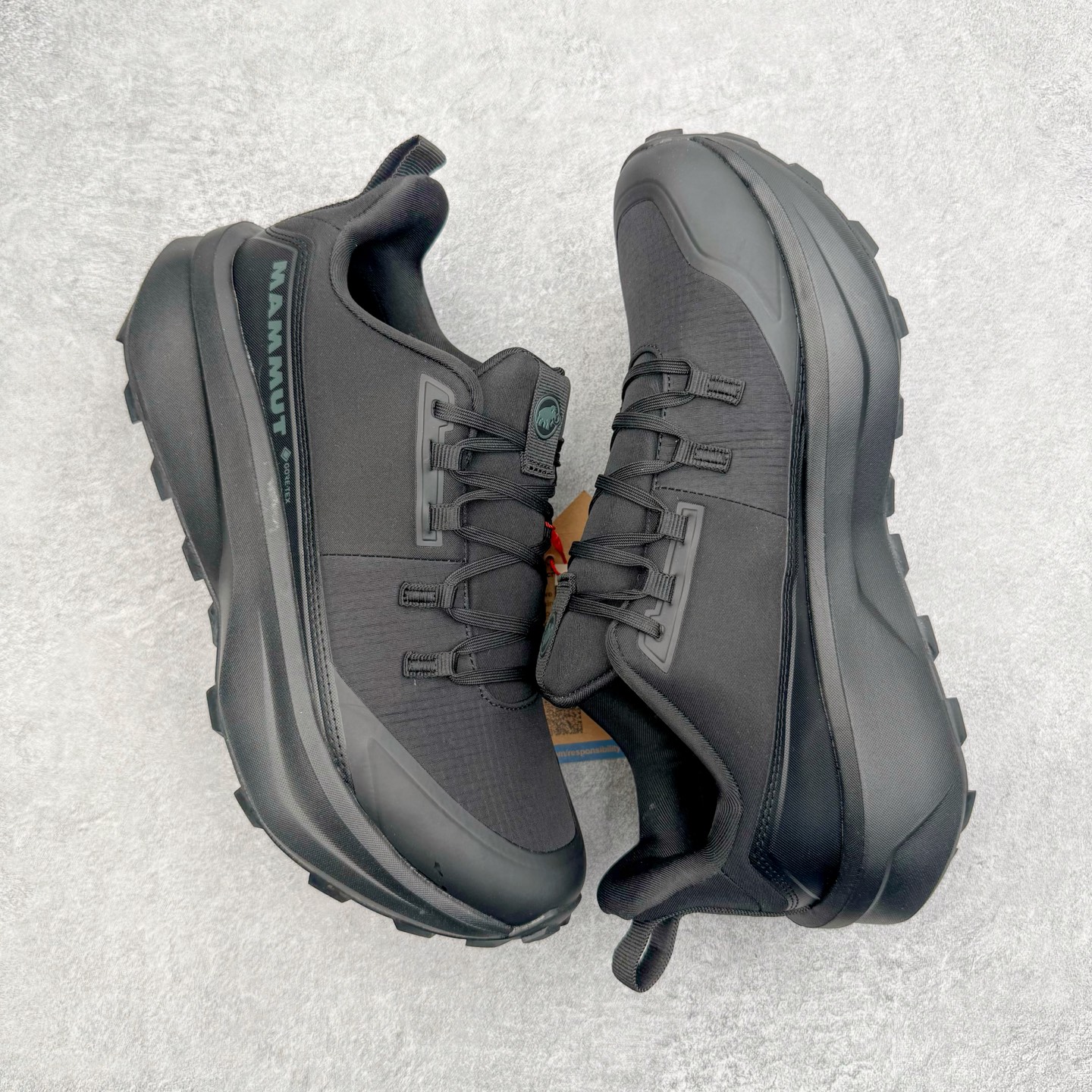 图片[3]-MAMMUT猛犸象 Aenergy 舒适百搭 耐磨防滑 低帮徒步鞋 MAMMUT是高山运动、登山和户外运动装备品牌，其产品以可靠的质量和创新的设计领导着世界潮流，MAMMUT代表着最高的安全性，其产品线几乎覆盖所有户外领域，依靠其产品安全可靠的性能以及丰富的产品线而享誉全球。实拍调校N版已经零色差零失真 百分百还原实物色彩所见即所得 不存在货不对板色差等低级问题 选购参考实物拍摄 不混卖不参货 只用心做好货严格选品 承诺混一赔十 尺码：36 36.5 37.5 38 38.5 39 40 40.5 41 42 42.5 43 44 44.5 45-选品中心