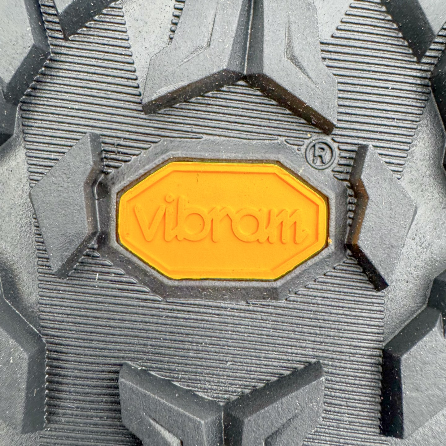 图片[16]-MAMMUT猛犸象 Aenergy 舒适百搭 耐磨防滑 低帮徒步鞋 MAMMUT是高山运动、登山和户外运动装备品牌，其产品以可靠的质量和创新的设计领导着世界潮流，MAMMUT代表着最高的安全性，其产品线几乎覆盖所有户外领域，依靠其产品安全可靠的性能以及丰富的产品线而享誉全球。实拍调校N版已经零色差零失真 百分百还原实物色彩所见即所得 不存在货不对板色差等低级问题 选购参考实物拍摄 不混卖不参货 只用心做好货严格选品 承诺混一赔十 尺码：36 36.5 37.5 38 38.5 39 40 40.5 41 42 42.5 43 44 44.5 45-选品中心