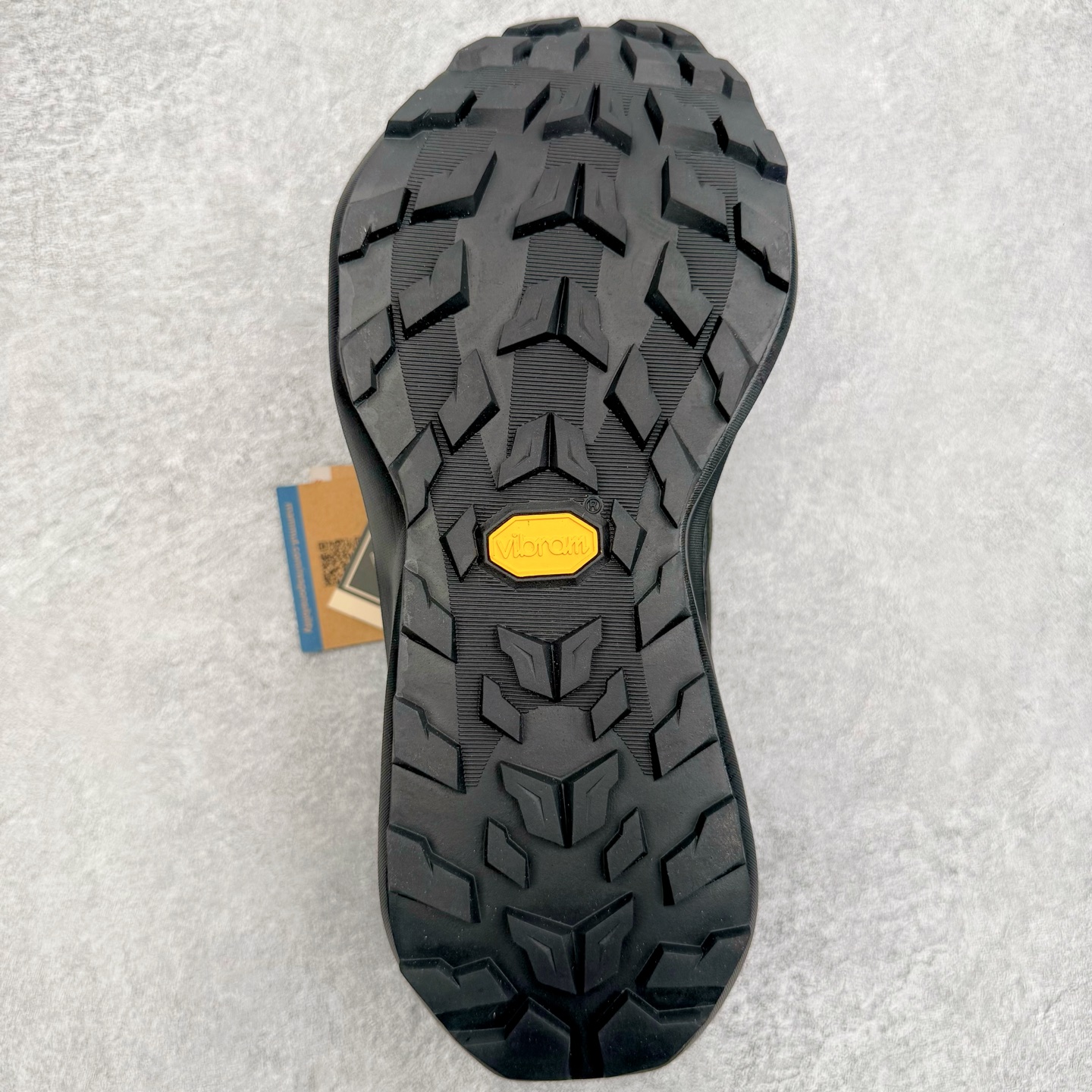 图片[9]-MAMMUT猛犸象 Aenergy 舒适百搭 耐磨防滑 低帮徒步鞋 MAMMUT是高山运动、登山和户外运动装备品牌，其产品以可靠的质量和创新的设计领导着世界潮流，MAMMUT代表着最高的安全性，其产品线几乎覆盖所有户外领域，依靠其产品安全可靠的性能以及丰富的产品线而享誉全球。实拍调校N版已经零色差零失真 百分百还原实物色彩所见即所得 不存在货不对板色差等低级问题 选购参考实物拍摄 不混卖不参货 只用心做好货严格选品 承诺混一赔十 尺码：36 36.5 37.5 38 38.5 39 40 40.5 41 42 42.5 43 44 44.5 45-选品中心