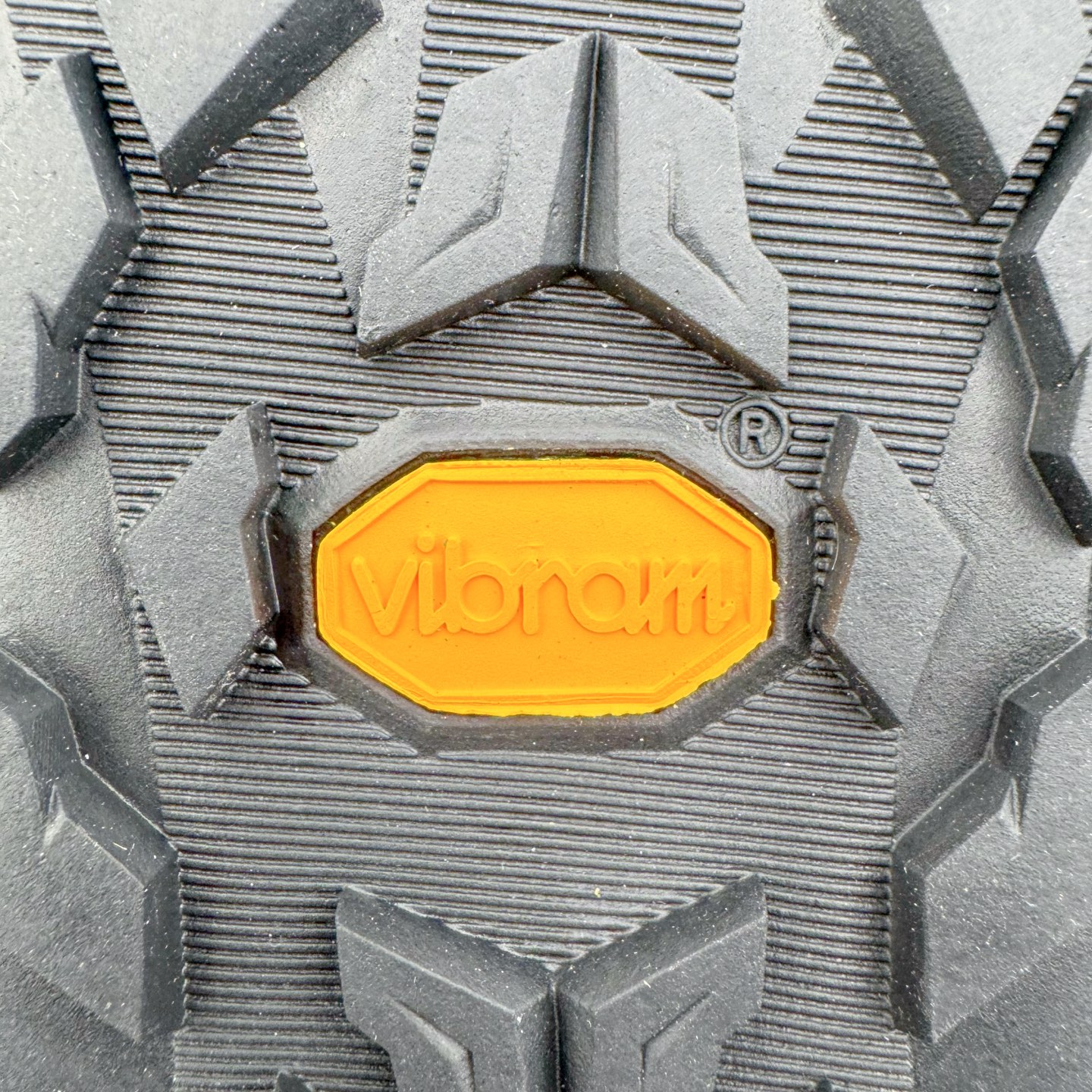 图片[16]-MAMMUT猛犸象 Aenergy 舒适百搭 耐磨防滑 低帮徒步鞋 MAMMUT是高山运动、登山和户外运动装备品牌，其产品以可靠的质量和创新的设计领导着世界潮流，MAMMUT代表着最高的安全性，其产品线几乎覆盖所有户外领域，依靠其产品安全可靠的性能以及丰富的产品线而享誉全球。实拍调校N版已经零色差零失真 百分百还原实物色彩所见即所得 不存在货不对板色差等低级问题 选购参考实物拍摄 不混卖不参货 只用心做好货严格选品 承诺混一赔十 尺码：36 36.5 37.5 38 38.5 39 40 40.5 41 42 42.5 43 44 44.5 45-选品中心