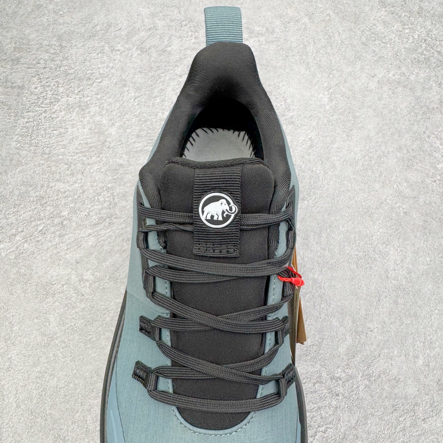 图片[5]-MAMMUT猛犸象 Aenergy 舒适百搭 耐磨防滑 低帮徒步鞋 MAMMUT是高山运动、登山和户外运动装备品牌，其产品以可靠的质量和创新的设计领导着世界潮流，MAMMUT代表着最高的安全性，其产品线几乎覆盖所有户外领域，依靠其产品安全可靠的性能以及丰富的产品线而享誉全球。实拍调校N版已经零色差零失真 百分百还原实物色彩所见即所得 不存在货不对板色差等低级问题 选购参考实物拍摄 不混卖不参货 只用心做好货严格选品 承诺混一赔十 尺码：36 36.5 37.5 38 38.5 39 40 40.5 41 42 42.5 43 44 44.5 45-选品中心