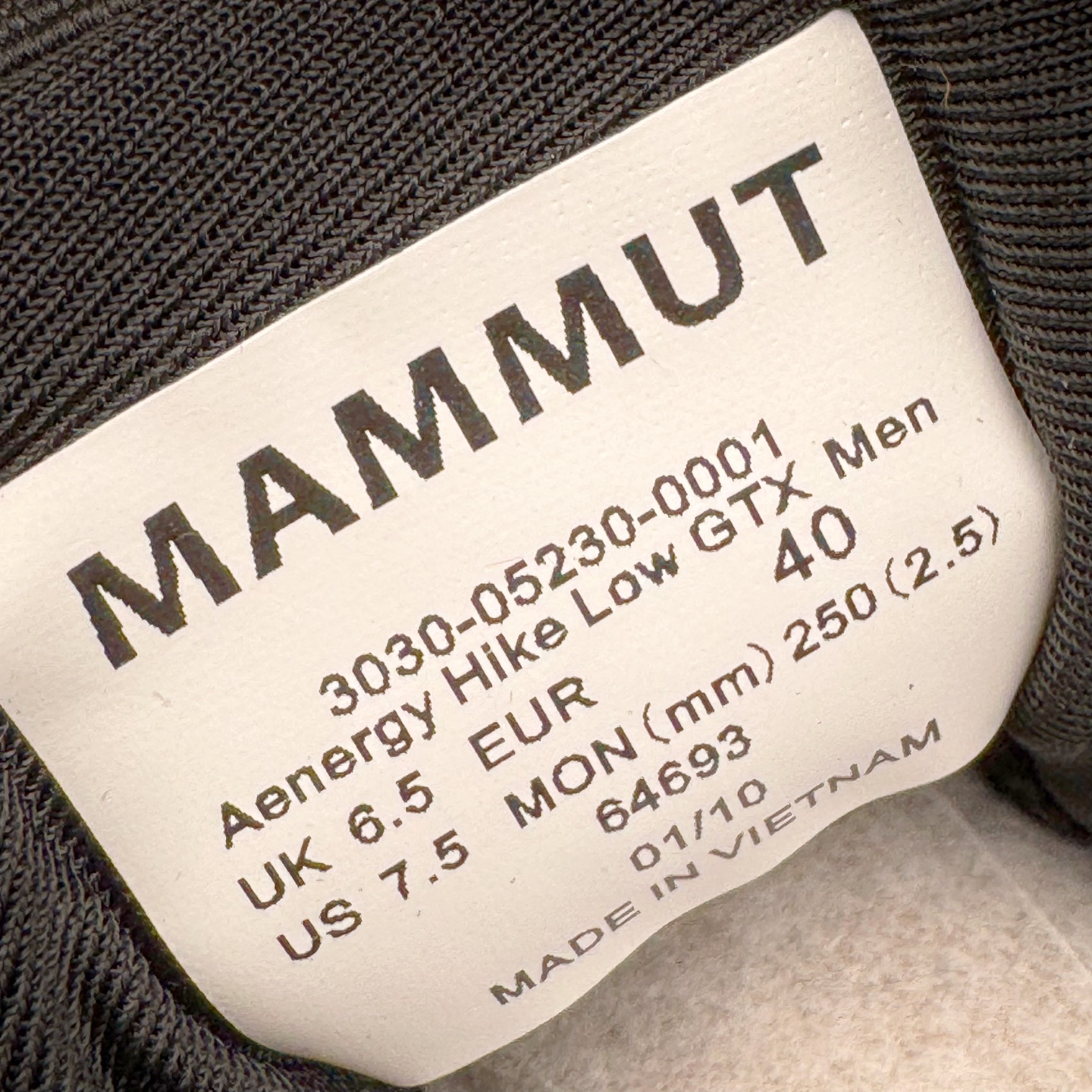 图片[10]-MAMMUT猛犸象 Aenergy 舒适百搭 耐磨防滑 低帮徒步鞋 MAMMUT是高山运动、登山和户外运动装备品牌，其产品以可靠的质量和创新的设计领导着世界潮流，MAMMUT代表着最高的安全性，其产品线几乎覆盖所有户外领域，依靠其产品安全可靠的性能以及丰富的产品线而享誉全球。实拍调校N版已经零色差零失真 百分百还原实物色彩所见即所得 不存在货不对板色差等低级问题 选购参考实物拍摄 不混卖不参货 只用心做好货严格选品 承诺混一赔十 尺码：36 36.5 37.5 38 38.5 39 40 40.5 41 42 42.5 43 44 44.5 45-选品中心