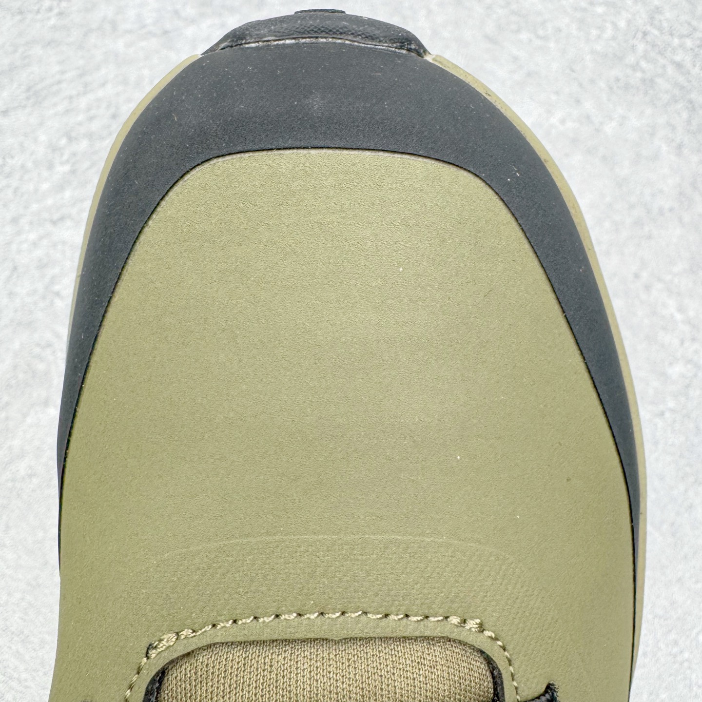 图片[18]-＃GD广顶 DESCENTE Dualis GORE-TEX 迪桑特时尚防滑耐磨中帮生活休闲鞋 DESCENTE（迪桑特）创立于1935年，品牌名取自法语词汇，意为“滑降”。品牌箭头标识代表滑雪的三种技术“高速直线滑行”、“穿越”和“侧滑”，也寓意品牌在打造高端专业运动产品中不断追求完美的创新精神，致力于成为中国高端专业滑雪、综训、女子、铁人三项、高尔夫的第一品牌。尺码：39 40 41 42 43 44-选品中心