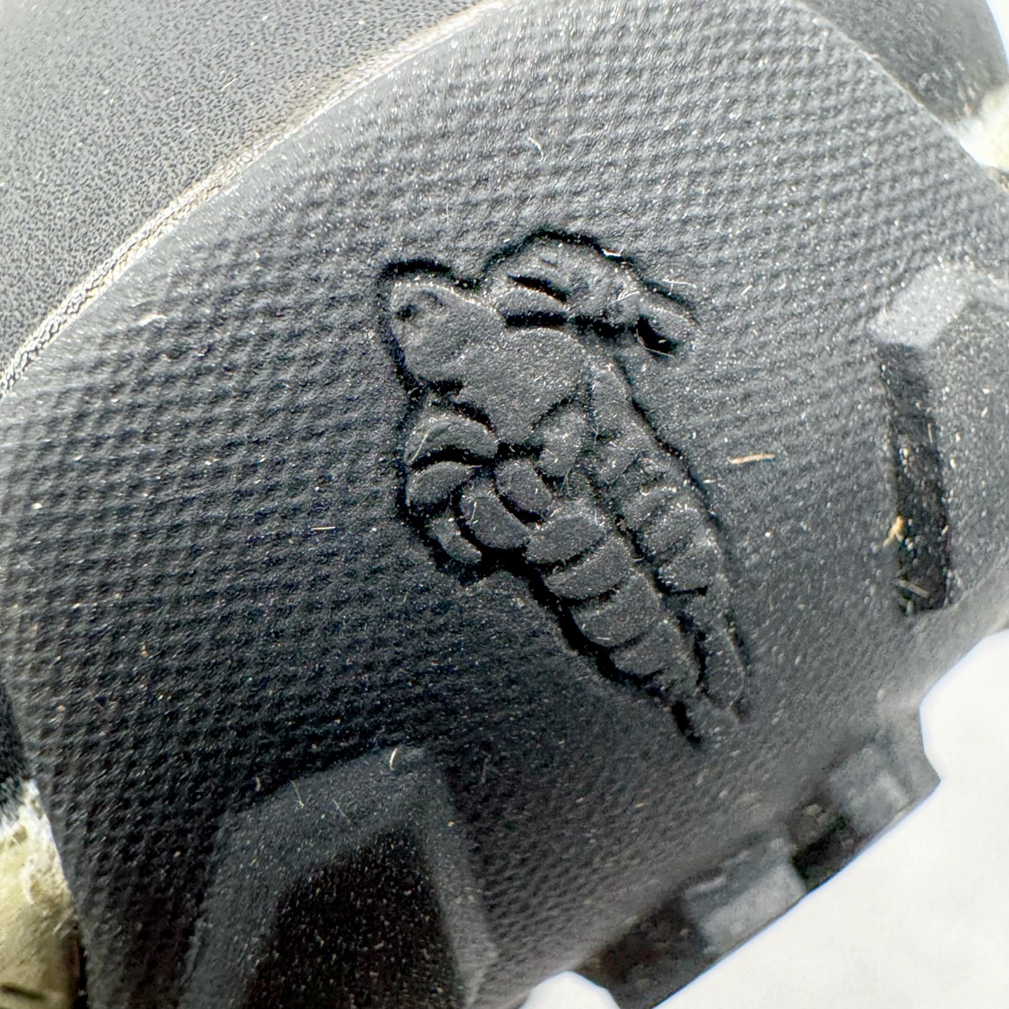 图片[17]-＃GD广顶 DESCENTE Dualis GORE-TEX 迪桑特时尚防滑耐磨中帮生活休闲鞋 DESCENTE（迪桑特）创立于1935年，品牌名取自法语词汇，意为“滑降”。品牌箭头标识代表滑雪的三种技术“高速直线滑行”、“穿越”和“侧滑”，也寓意品牌在打造高端专业运动产品中不断追求完美的创新精神，致力于成为中国高端专业滑雪、综训、女子、铁人三项、高尔夫的第一品牌。尺码：39 40 41 42 43 44-选品中心