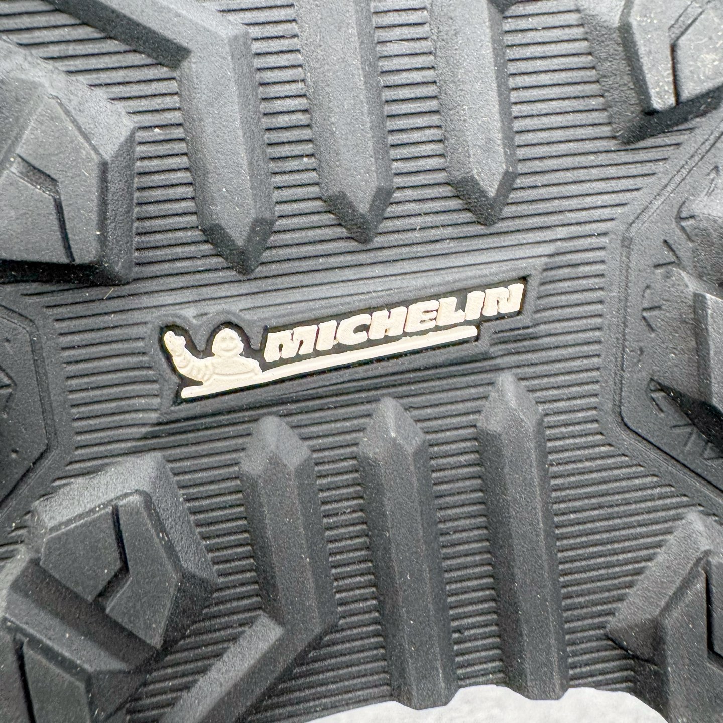 图片[10]-＃GD广顶 DESCENTE Dualis GORE-TEX 迪桑特时尚防滑耐磨中帮生活休闲鞋 DESCENTE（迪桑特）创立于1935年，品牌名取自法语词汇，意为“滑降”。品牌箭头标识代表滑雪的三种技术“高速直线滑行”、“穿越”和“侧滑”，也寓意品牌在打造高端专业运动产品中不断追求完美的创新精神，致力于成为中国高端专业滑雪、综训、女子、铁人三项、高尔夫的第一品牌。尺码：39 40 41 42 43 44-选品中心