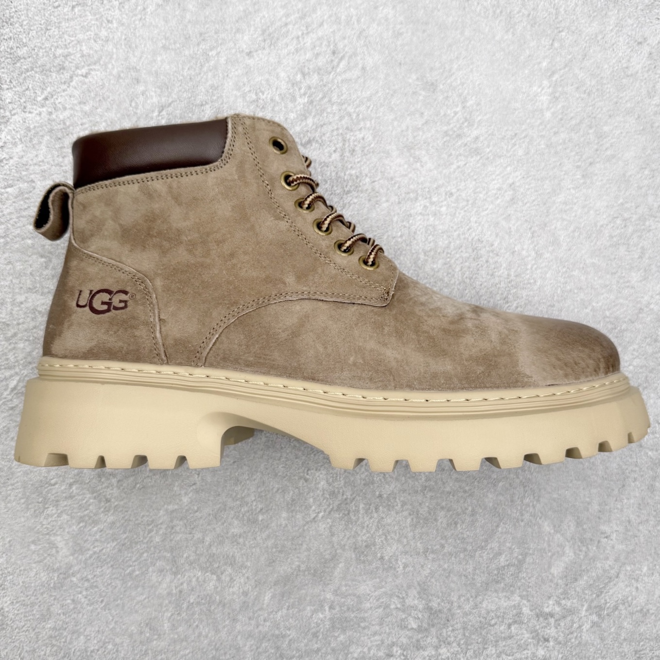 UGG Tasman Weather Hybrid 塔斯曼混合系列轻量休闲鞋 美国UGG秋冬新品（毛绒一体内里🔥保暖锁热）秋冬必备 户外男士高帮休闲马丁靴雪地靴系列 广东大厂品质 秋冬新款 时尚潮流搭配 面料釆用意大利进口磨砂牛皮 全鞋真牛皮材料 大底到五金都是代工厂原材料制作 好货不杀猪 首单质量严格把控 全套官网统一包装 今年冬季防寒户外专用产品 日常随意搭配 型男必备‼尺码：38-44-选品中心