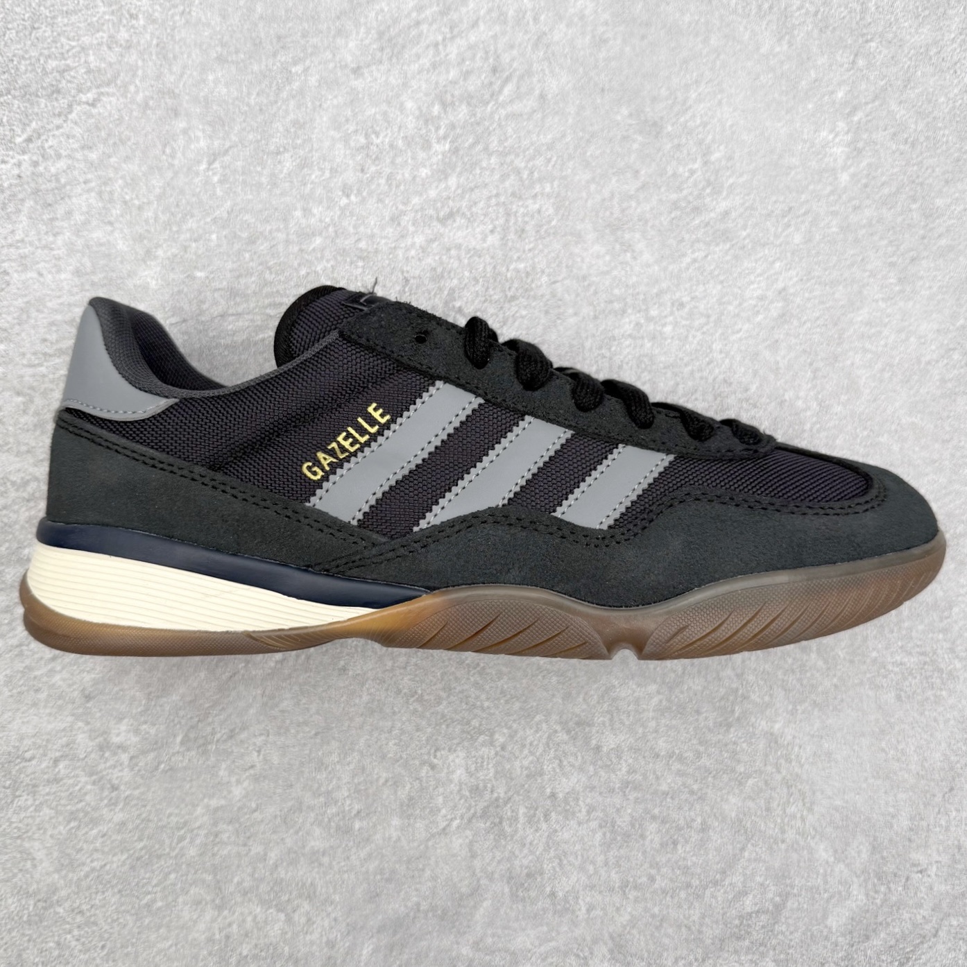 AD Originals Gazelle Sala 舒适柔软耐磨低帮 生活休闲鞋 男女同款 JR3838 实拍调校N版已经零色差零失真 百分百还原实物色彩所见即所得 不存在货不对板色差等低级问题 选购参考实物拍摄 不混卖不参货 只用心做好货严格选品 承诺混一赔十 尺码:36 36.5 37.5 38 38.5 39 40 40.5 41 42 42.5 43 44 44.5 45-选品中心