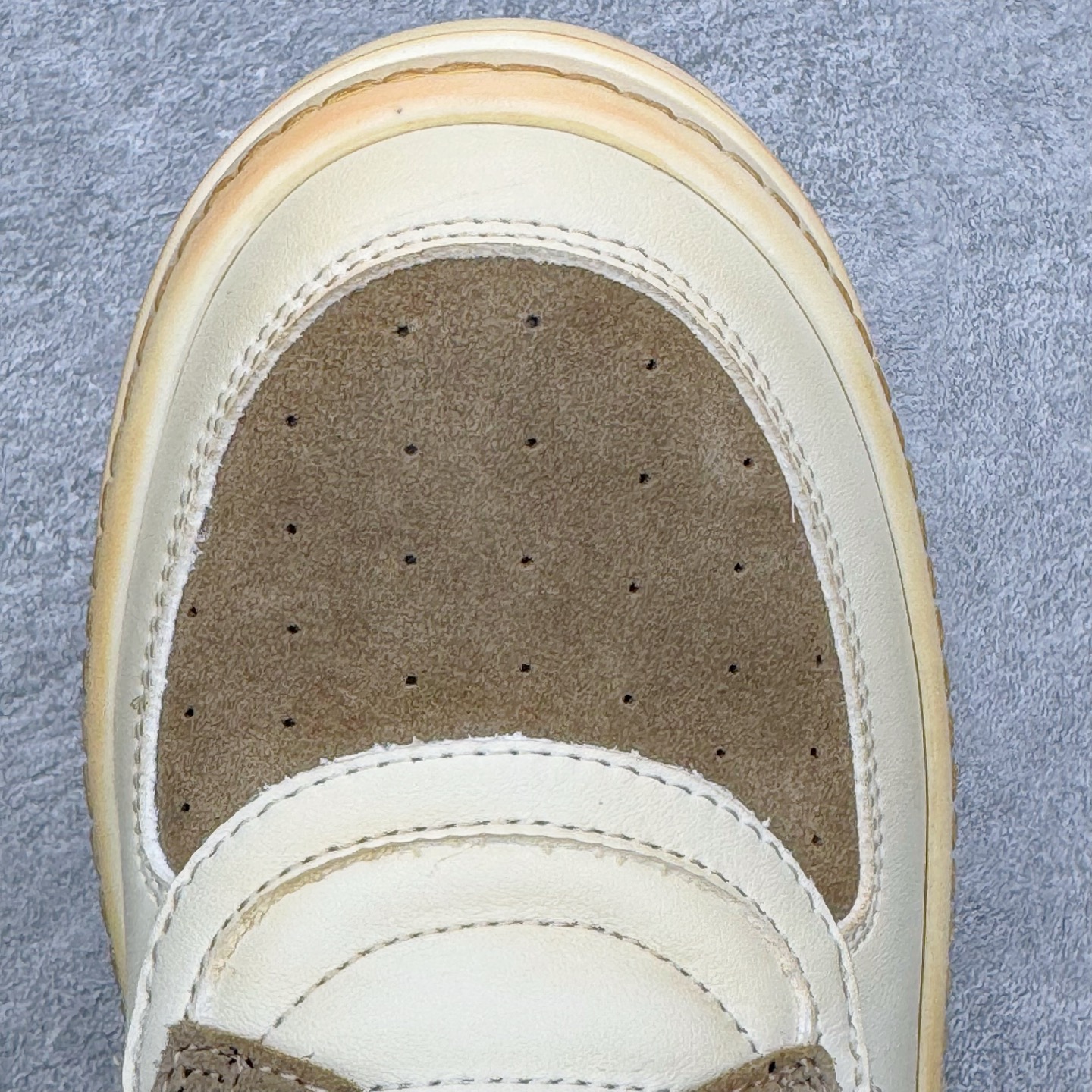 图片[14]-＃DG纯原 Rick Owens Edfu 瑞克·欧文斯高帮皮面时尚运动板鞋 棕色擦旧 二级市场已经7K以上 平台客户随意卖四位数 RO广东原厂出品 纯原天花板 原版一比一复刻 冲正绝不翻车 还原度达到百分之98以上 原楦开发纸版版型 ZP拆解原版1：1复模裁片纸版 力求做到0错位 这样才能达到和zp一致的鞋型味道 采用进口cnc数控机床开发对版独家tpu奶香大底 区别于市场所有版本 zp同源全头层粒面小牛皮 达到和zp一致手感 原厂进口细纹布 万邦订购原厂高弹粉红色海绵 内里搭配软质细腻羊皮 TPU高密度大底 软硬度透光度高已经测试和原版一致 尺码：36 37 38 39 40 41 42 43 44 45 46-选品中心