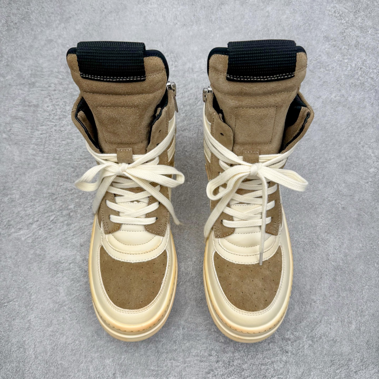 图片[2]-＃DG纯原 Rick Owens Edfu 瑞克·欧文斯高帮皮面时尚运动板鞋 棕色擦旧 二级市场已经7K以上 平台客户随意卖四位数 RO广东原厂出品 纯原天花板 原版一比一复刻 冲正绝不翻车 还原度达到百分之98以上 原楦开发纸版版型 ZP拆解原版1：1复模裁片纸版 力求做到0错位 这样才能达到和zp一致的鞋型味道 采用进口cnc数控机床开发对版独家tpu奶香大底 区别于市场所有版本 zp同源全头层粒面小牛皮 达到和zp一致手感 原厂进口细纹布 万邦订购原厂高弹粉红色海绵 内里搭配软质细腻羊皮 TPU高密度大底 软硬度透光度高已经测试和原版一致 尺码：36 37 38 39 40 41 42 43 44 45 46-选品中心