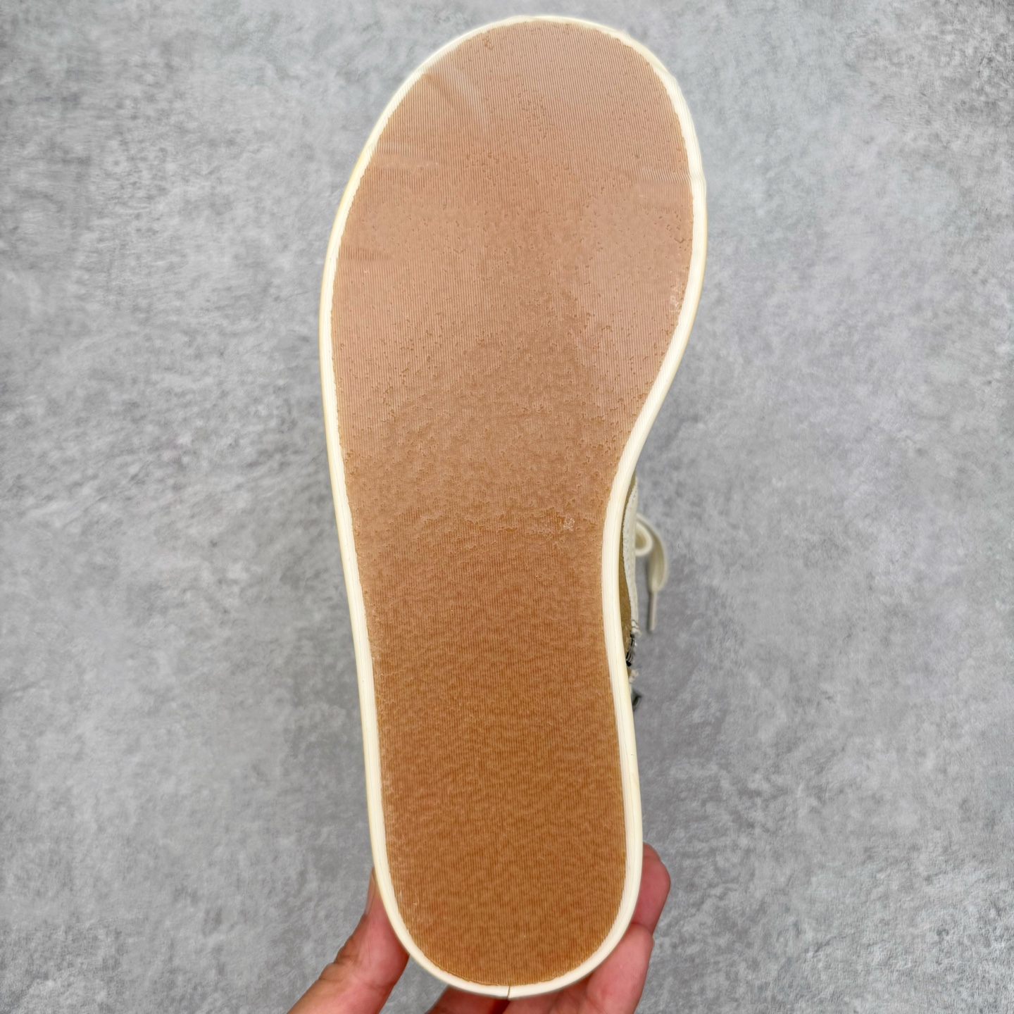 图片[9]-＃DG纯原 Rick Owens Edfu 瑞克·欧文斯高帮皮面时尚运动板鞋 棕色擦旧 二级市场已经7K以上 平台客户随意卖四位数 RO广东原厂出品 纯原天花板 原版一比一复刻 冲正绝不翻车 还原度达到百分之98以上 原楦开发纸版版型 ZP拆解原版1：1复模裁片纸版 力求做到0错位 这样才能达到和zp一致的鞋型味道 采用进口cnc数控机床开发对版独家tpu奶香大底 区别于市场所有版本 zp同源全头层粒面小牛皮 达到和zp一致手感 原厂进口细纹布 万邦订购原厂高弹粉红色海绵 内里搭配软质细腻羊皮 TPU高密度大底 软硬度透光度高已经测试和原版一致 尺码：36 37 38 39 40 41 42 43 44 45 46-选品中心