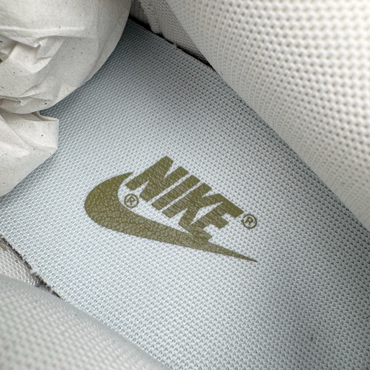 图片[13]-＃YC纯原 NK Dunk Low 薄荷绿 IM3371-030 实力大厂出品 新配色陆续开发 利润个位数只为口碑 全套原纸板楦头开发 确保原汁原味 完美呈现DUNK版型 一比一鞋头弧度高度鞋身弧度 此版本只针对中端市场 皮料材质有所更替 其他数据细节工艺流程均保持一致 绝不口嗨 细节品控鞋型随意对比 独家私模官方第六代原厂航空铝磨具打磨大底 鞋头坡度极致还原 无解鞋型 原盒原配 圈内天花板工艺 原厂玻璃冲刀 超高清洁度 全鞋零毛边皮料切割 原厂中底布点胶 中底布拉帮走线遵循公司 尺码：36 36.5 37.5 38 38.5 39 40 40.5 41 42 42.5 43 44 44.5 45 46-选品中心