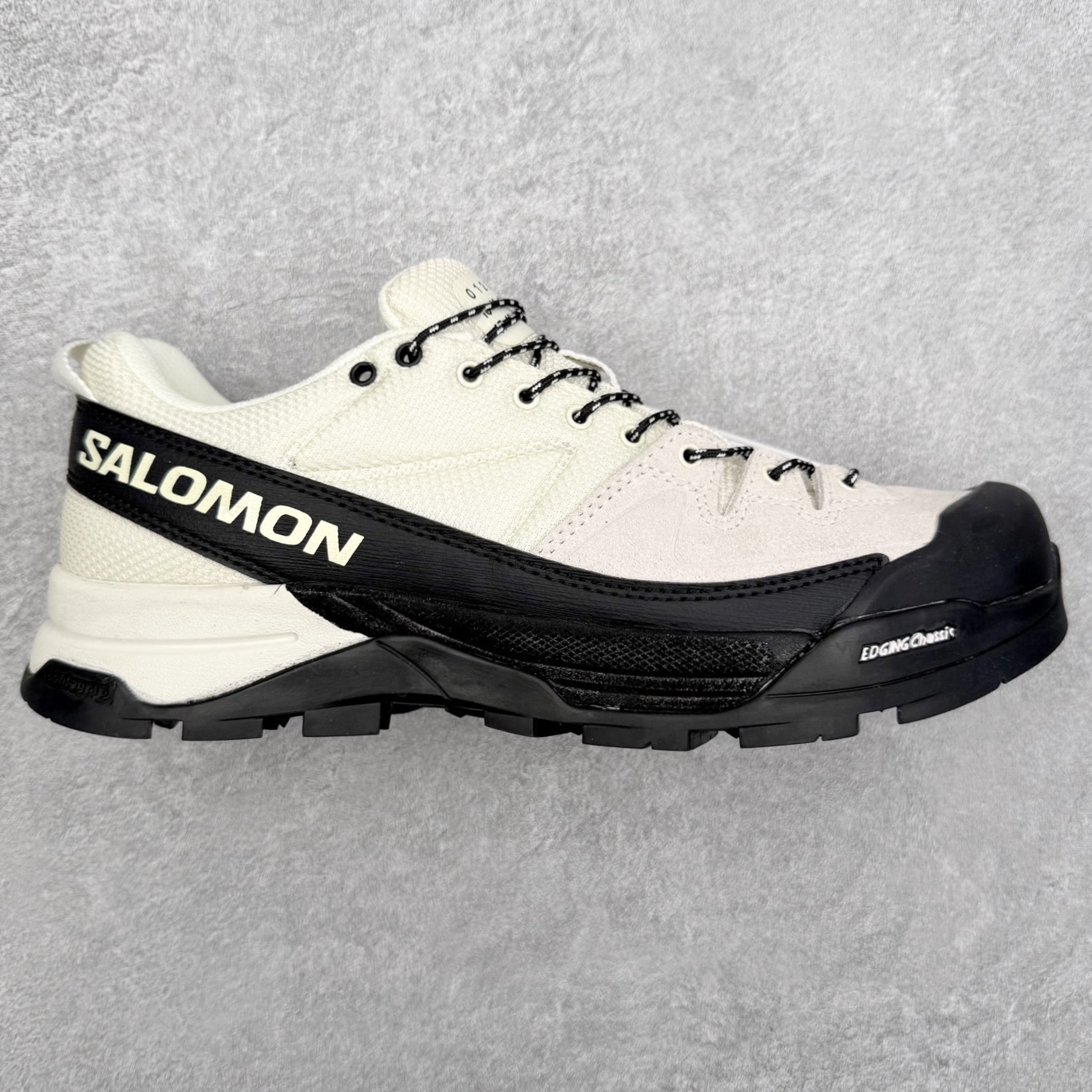 MM6 Maison Margiela x SALOMON X-ALP 萨洛蒙联名帆布织物舒适清凉低帮生活休闲鞋 男女同款 纯原外贸平台特供订单 耗时半年巨作 全套原纸板楦头开发 原厂特供网布配套加持 确保原汁原味 完美呈现版型 原档数据独家私模五层组合大底 原装Ortholite轻量化鞋垫 中底布带钢印编号 原厂TPU锁扣 进口港宝加持 后跟自然饱满 还原公司包裹性 尺码：36 36.5 37.5 38 38.5 39 40 40.5 41 42 42.5 43 44 44.5 45-选品中心