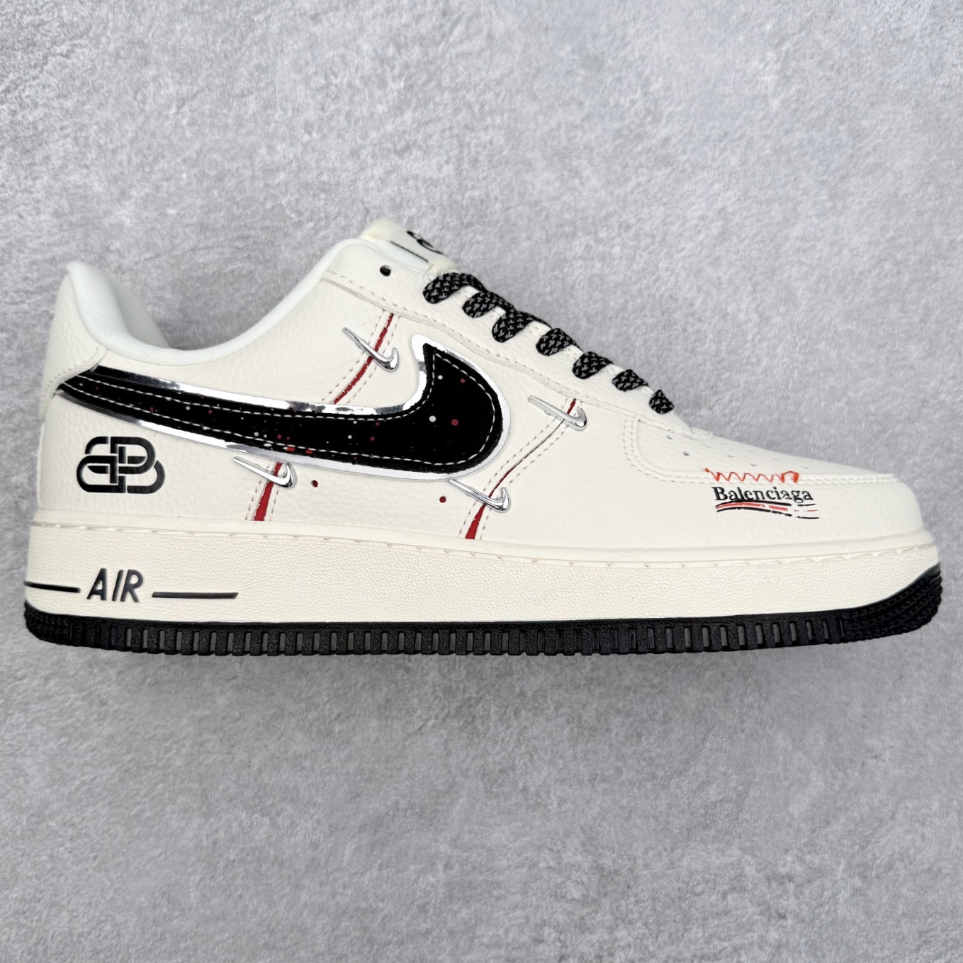 NK Air Force 1´07 Low 空军一号低帮百搭休闲运动板鞋 DD1928-309 柔软、弹性十足的缓震性能和出色的中底设计 横跨复古与现代的外型结合 造就出风靡全球 三十多年的Force 1 直到今天还深受青睐 实拍调校N版已经零色差零失真 百分百还原实物色彩所见即所得 不存在货不对板色差等低级问题 选购参考实物拍摄 不混卖不参货 只用心做好货严格选品 承诺混一赔十 尺码：36 36.5 37.5 38 38.5 39 40 40.5 41 42 42.5 43 44 44.5 45-选品中心