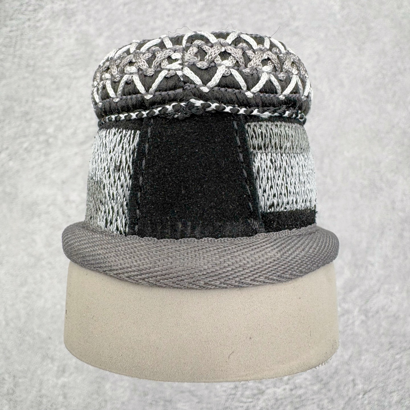 图片[8]-＃GX PALACE x UGG 7290 Tasman 小恶魔联名款柔软舒适低帮生活休闲鞋 男女同款 秋冬羊皮毛一体雪地靴 全鞋采用ZP同厂 隆丰A级澳洲进口羊皮毛一体 品牌代工厂生产线 完全遵循ZP工艺流程 代工厂原厂版师 秉承无原鞋不开发选择 注重每一处细节 市面最正版型 TREADLITE\\\”轻翼\\\”科技外底 轻便/耐用/柔韧/桩型【售后郑重承诺】一个月内若出现重大脱胶/断底等质量问题 直接为您换新！尺码：35 36 37 38 39 40 41 42 43 44 45-选品中心