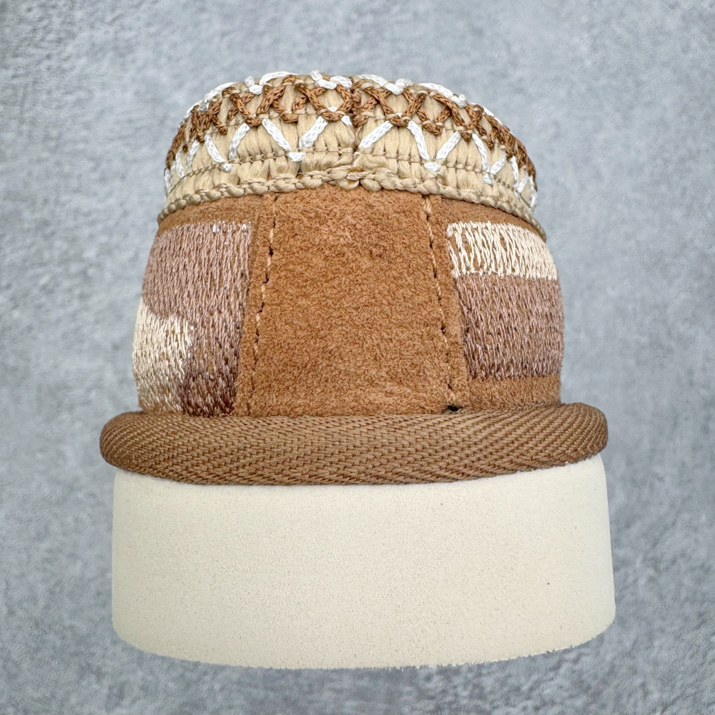 图片[8]-＃GX PALACE x UGG 7290 Tasman 小恶魔联名款柔软舒适低帮生活休闲鞋 男女同款 秋冬羊皮毛一体雪地靴 全鞋采用ZP同厂 隆丰A级澳洲进口羊皮毛一体 品牌代工厂生产线 完全遵循ZP工艺流程 代工厂原厂版师 秉承无原鞋不开发选择 注重每一处细节 市面最正版型 TREADLITE\\\”轻翼\\\”科技外底 轻便/耐用/柔韧/桩型【售后郑重承诺】一个月内若出现重大脱胶/断底等质量问题 直接为您换新！尺码：35 36 37 38 39 40 41 42 43 44 45-选品中心