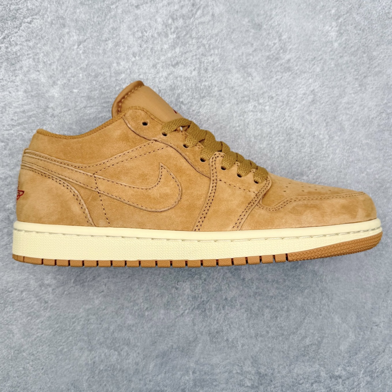 ＃K版 Air Jordan AJ1 Low 低帮 HV4089-200 全新流水线出品 DT版本唯一平替选择 市场第二梯队最强版 全部原鞋开发 原楦原纸板开发 全鞋电脑针车 原厂内置全掌气垫 原盒内在原标 唯一Zp原版鞋带绑法 免检产品 全新2022版型 全头层皮料 完美零毛边处理 原厂配置全掌气垫 价格定位良心 几十个配色陆续出货 实拍调校N版已经零色差零失真 百分百还原实物色彩所见即所得 不存在货不对板色差等低级问题 选购参考实物拍摄 不混卖不参货 只用心做好货严格选品 承诺混一赔十 尺码：36 36.5 37.5 38 38.5 39 40 40.5 41 42 42.5 43 44 44.5 45-选品中心