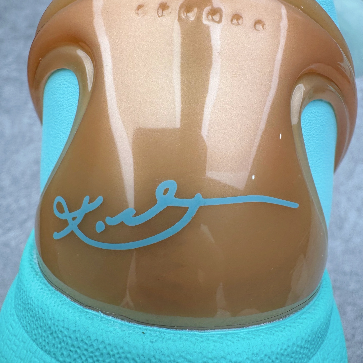 图片[15]-＃灭世海外版 NK Zoom Kobe 6 Protro 科比六代 杰伦布伦森 自由女神 IO5774-300 纯原海外版气垫品质吊打各路纯原 气压➕耐久双重保障 前掌ZOOM TURBO➕后掌马蹄Zoom 后掌澎湃脚感无出其右 全套冲刀改版 鞋型还原度95% 宽脚选手必入货品 鞋头2.5mm上翘空间 不挤脚 完美释放脚趾活动空间 正码正拍 脚型适配性 市场最强没有之一 鞋面工艺全新升级 100%对标正品 原厂聚氨酯蛇鳞 珠光密度同步正品 Swoosh喷漆工艺 还原度接近100% 全新后跟TPU模具 正确S型弧度 区分市场纯原（市场纯原采用公版模具 后跟TPU几乎无弧度）国产天花板橡胶配方 抓地力爆炸 海外口碑炸裂 鞋舌LOGO正确内嵌压印 原厂碳板 正确原盒 厚积薄发 王者归来 拒绝杀猪 拒绝套路 灭世纯原海外版科比系列 致力打造实战第一标杆 尺码：39-47.5 全新模具 正码正拍-选品中心