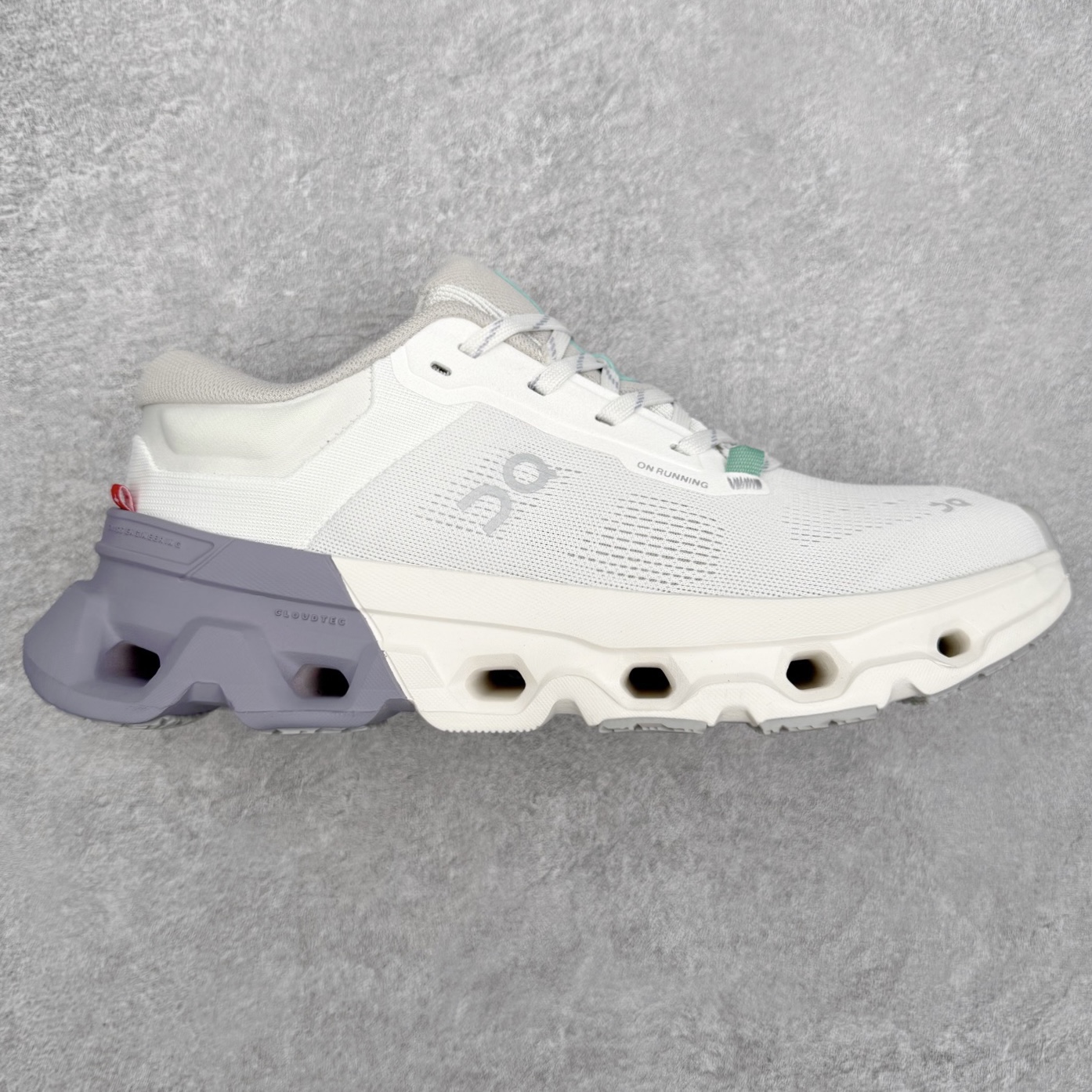 ＃DT On昂跑 Cloudflyer 5 百搭舒适减震跑步鞋 此运动品牌 开创于2010年 缓震着陆、强效回弹、轻柔质感的设计构思始终是ON研制关键 与此同时基于“为全球提供革新性的跑步感受”信念 陆续推出了多款跑鞋及其以专业运动人体跑步工程学为设计关键的功能性跑步服饰设备 让跑者不费力气地畅快畅跑 尺码：36 36.5 37.5 38 38.5 39 40 40.5 41 42 42.5 43 44 44.5 45-选品中心