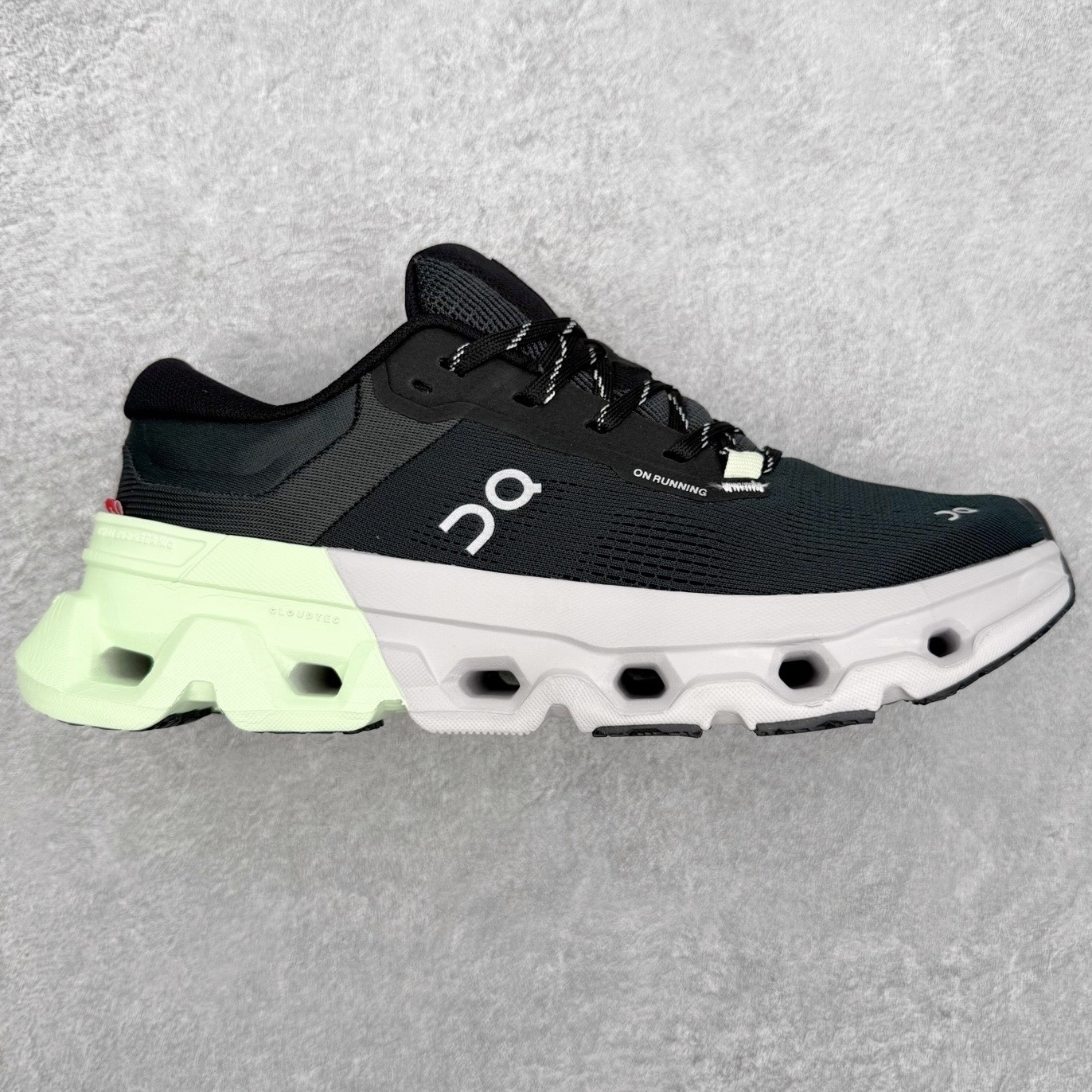 ＃DT On昂跑 Cloudflyer 5 百搭舒适减震跑步鞋 此运动品牌 开创于2010年 缓震着陆、强效回弹、轻柔质感的设计构思始终是ON研制关键 与此同时基于“为全球提供革新性的跑步感受”信念 陆续推出了多款跑鞋及其以专业运动人体跑步工程学为设计关键的功能性跑步服饰设备 让跑者不费力气地畅快畅跑 尺码：36 36.5 37.5 38 38.5 39 40 40.5 41 42 42.5 43 44 44.5 45-选品中心