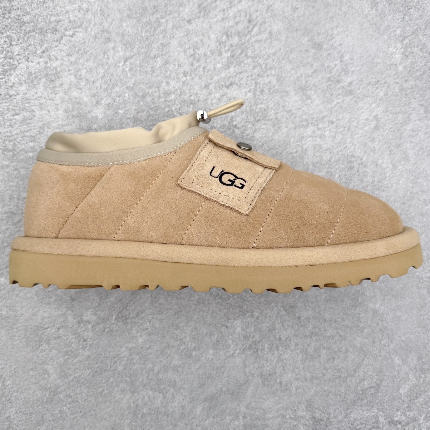 UGG 6329 秋冬羊皮毛一体雪地靴 全鞋采用ZP同厂 隆丰A级澳洲进口羊皮毛一体 品牌代工厂生产线 完全遵循ZP工艺流程 代工厂原厂版师 秉承无原鞋不开发选择 注重每一处细节 市面最正版型 TREADLITE\\\