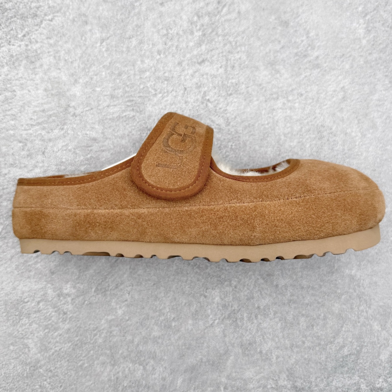 UGG 0881 秋冬羊皮毛一体雪地靴 全鞋采用ZP同厂 隆丰A级澳洲进口羊皮毛一体 品牌代工厂生产线 完全遵循ZP工艺流程 代工厂原厂版师 秉承无原鞋不开发选择 注重每一处细节 市面最正版型 TREADLITE\\\