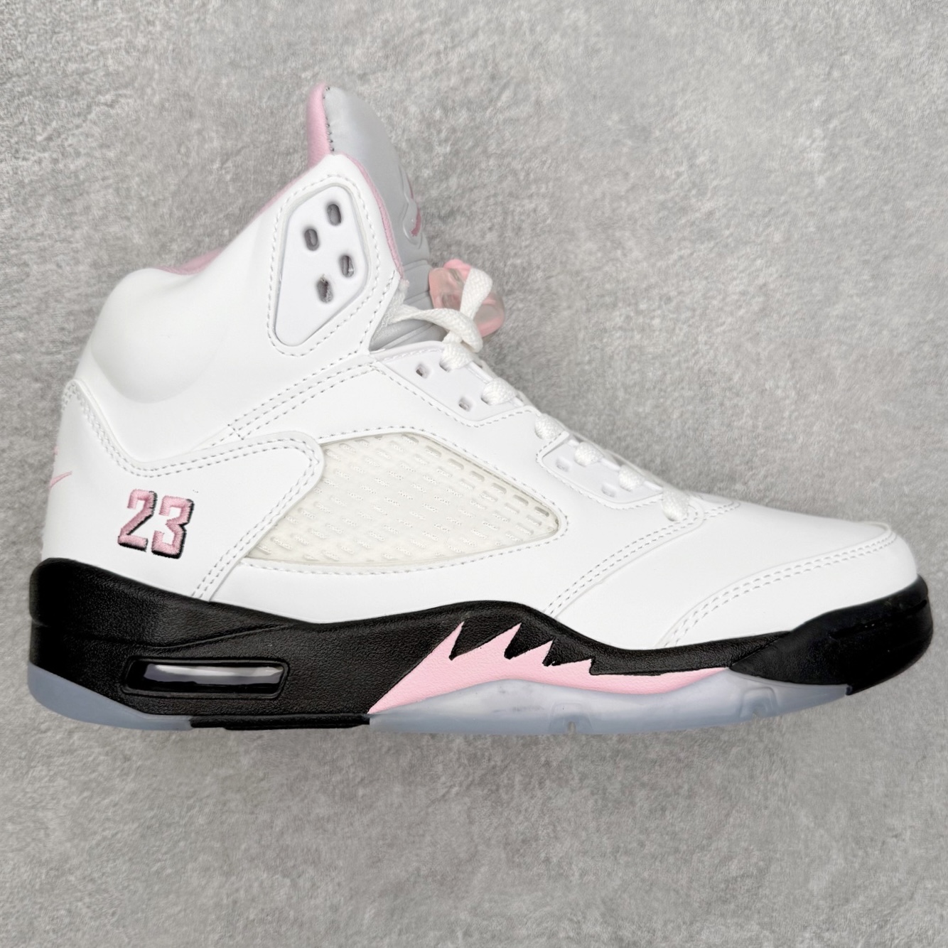 ＃外贸版 Air Jordan AJ5 OG 35周年 3M反光白粉黑 HQ7978-102 原纸板楦头开发 进口头层皮料 完美鞋型匹配公司货 正确鞋舌立体高频 最新原厂底模 大底卡色咬花完美 鞋柜必备鞋款 终端现货供应 尺码：36 36.5 37.5 38 38.5 39 40 40.5 41 42 42.5 43 44 44.5 45 46 47.5-选品中心