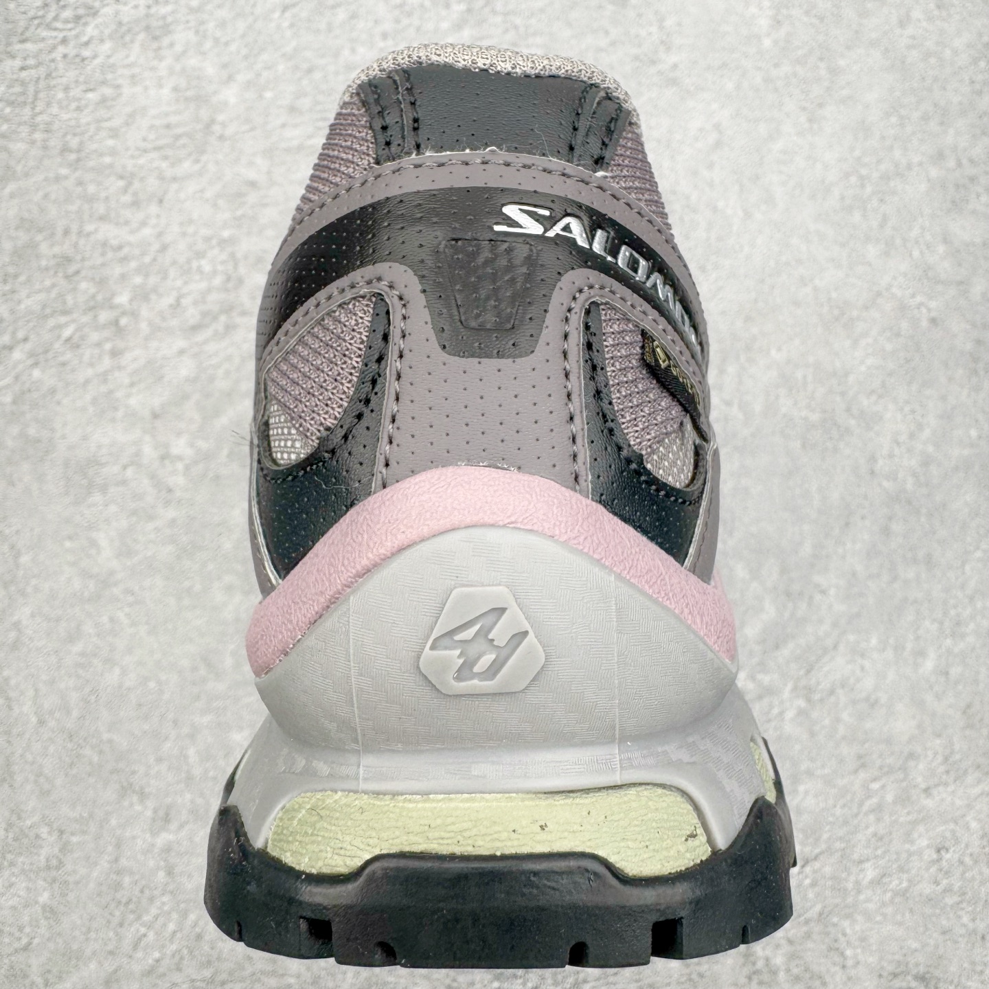 图片[8]-＃PK4.0 Salomon XT-QUEST ADV 萨洛蒙潮流越野机能户外功能鞋 基于市场现有版本全新升级调整改良 现阶段市场最强产物 全新主色陆续出货 大底描漆工整零瑕疵 鞋头定型弧度完美 纯原外贸平台特供订单 耗时半年巨作 全套原纸板楦头开发 原厂特供网布配套加持 确保原汁原味 完美呈现版型 原档数据独家私模五层组合大底 男女鞋同步官方开发至46.5 原装Ortholite轻量化鞋垫 中底布带钢印编号 原厂TPU锁扣 进口港宝加持 后跟自然饱满 还原公司包裹性 基于 SALOMON 初代 XT 鞋身造型并搭载 4D ADVANCED CHASSIS™ 大底打造而成 为这款 XT-QUEST 带来了多项足部控制与保护等功能性 如在运动过程中控制左右晃动的过程而提高稳定性、改善长途越野过程中足中到足尖的过渡、提高感知岩石的精确度以抵抗尖锐物体对脚底的伤害以及采用动态缓冲来增强穿着舒适感 从而减轻疲劳感 使XT-QUEST 成为一双舒适且安全的户外之履 尺码：36 36.5 37.5 38 38.5 39 40 40.5 41 42 42.5 43 44 44.5 45-选品中心