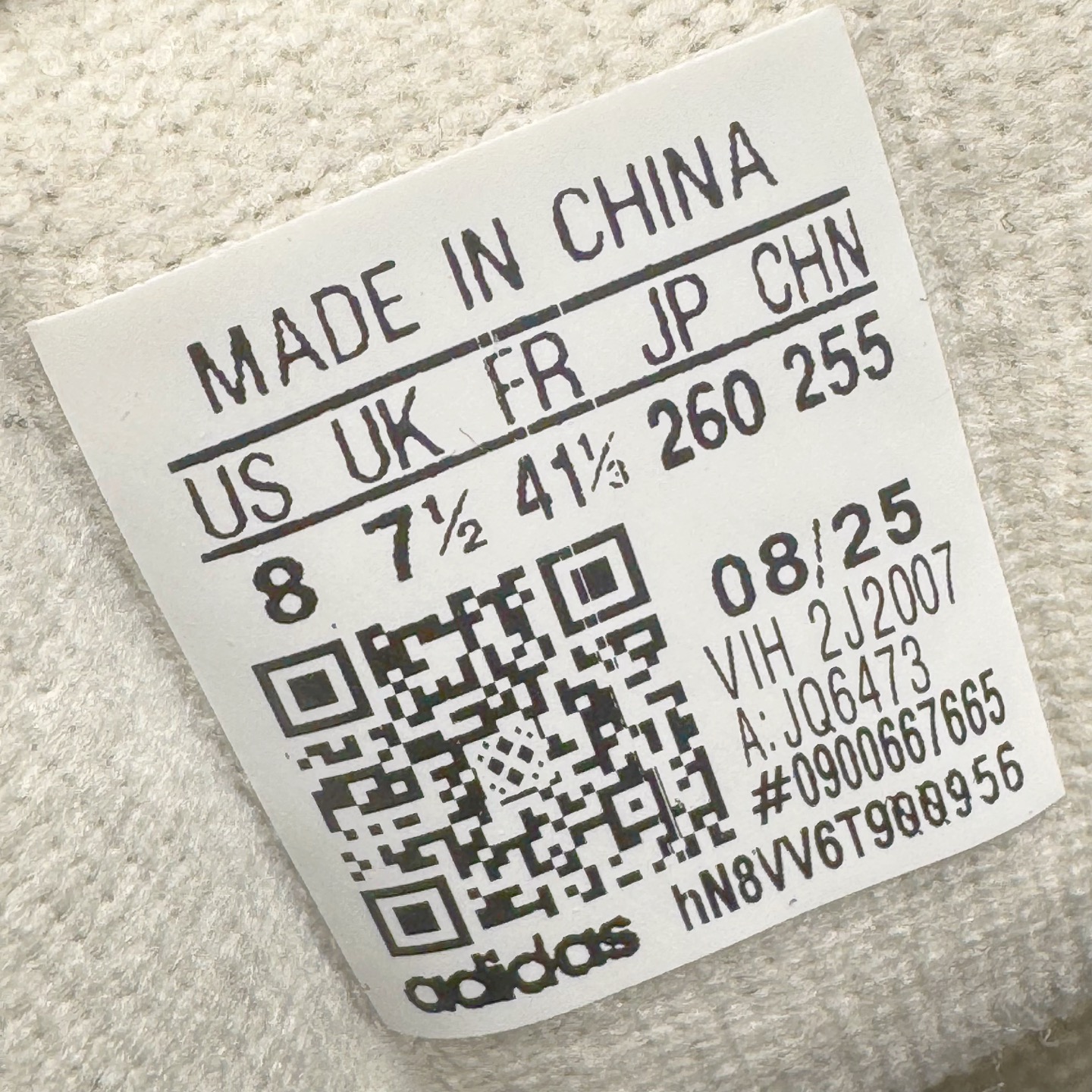 图片[11]-＃XP纯原套现福利 AD Originals Superstar 经典复古贝壳头板鞋 JQ6473 诞生于1969年 是第一双将全皮面鞋 身与橡胶鞋头结合在一起的低帮篮球鞋 Superstar最开始 是作为高帮篮球鞋Pro Model的低帮版本而出现的 但因为其独特和醒目的橡胶鞋头造型而让大家熟知 被大家形象地称为\\\”shelltoe\\\”贝壳头 在70年代的美国职业篮球场上 接近3/4的NBA球员都将这双Superstar作为场上用鞋 80年代之后 经过不断的改良和发展 Superstar逐渐成为横跨时装、音乐、街头文化、休闲和运动等各大领域的时尚潮鞋 尺码：36 36.5 37 38 38.5 39 40 40.5 41 42 42.5 43 44 44.5 45-选品中心