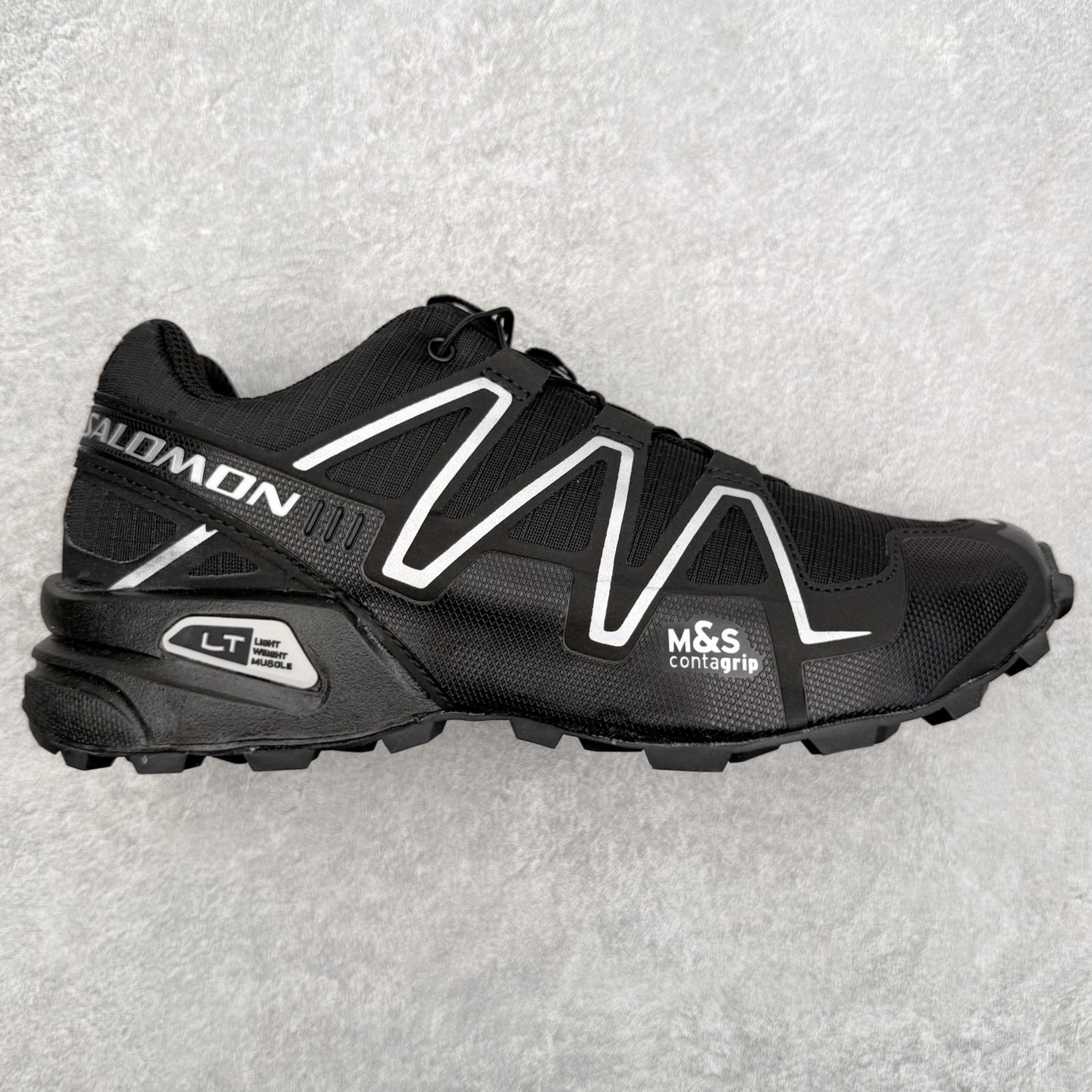 SALOMON 萨洛蒙 Speedcross 3 舒适轻盈减震包裹性支撑耐磨轻便低帮生活休闲鞋 男女同款 SALOMON诞生于1947年的法国阿尔卑斯山区，全球知名的户外运动品牌。一直致力于推动滑雪、越野跑等山地运动的发展及产品的进步。其产品设计致力于追求创新和发掘产品的性能极限，帮助喜欢自由的人在山地间不断挑战自我。实拍调校N版已经零色差零失真 百分百还原实物色彩所见即所得 不存在货不对板色差等低级问题 选购参考实物拍摄 不混卖不参货 只用心做好货严格选品 承诺混一赔十 尺码：36 36.5 37.5 38 38.5 39 40 40.5 41 42 42.5 43 44 44.5 45-选品中心